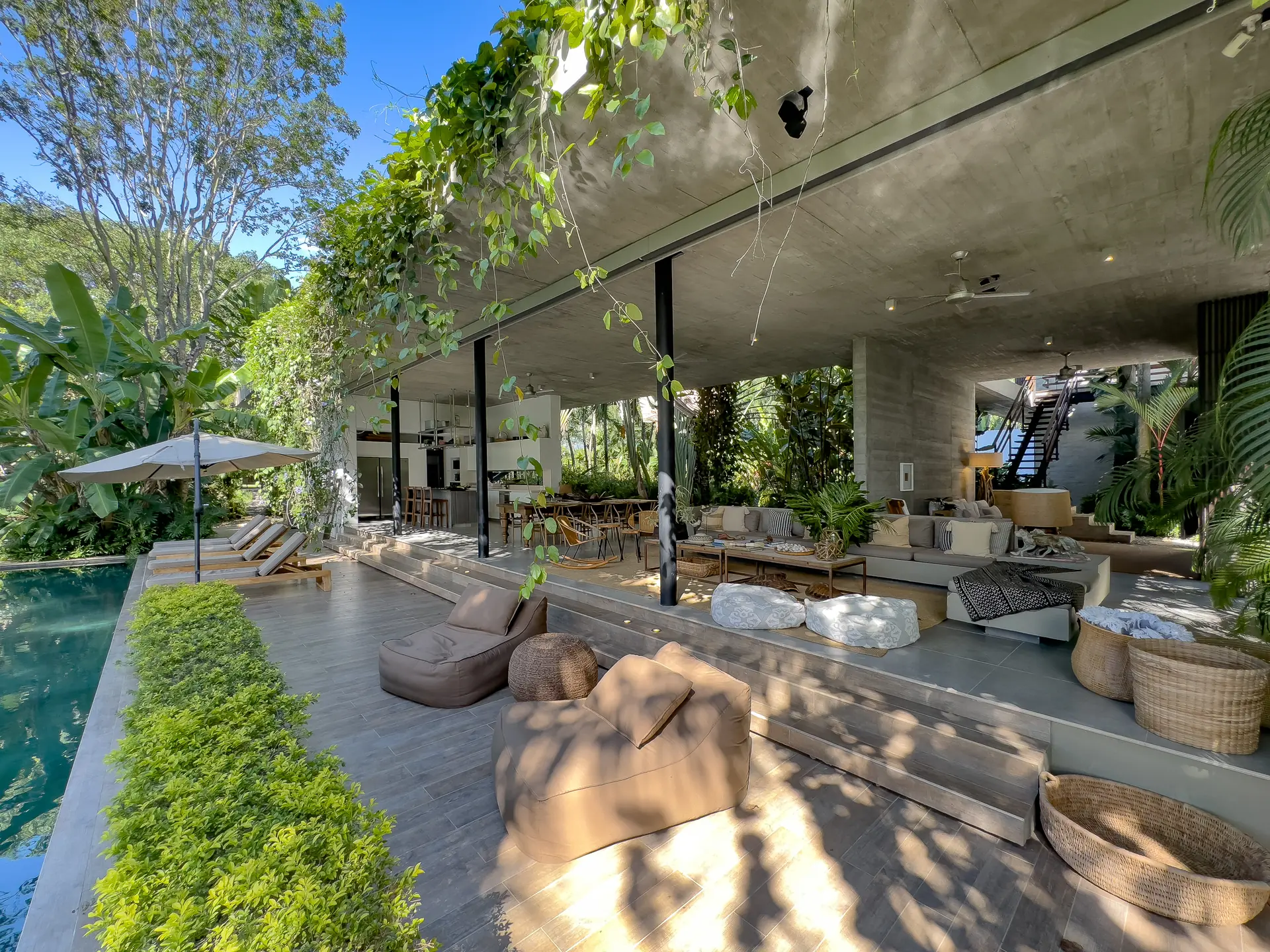 Casa con piscina en venta o alquiler, en Nilo Cundinamarca.