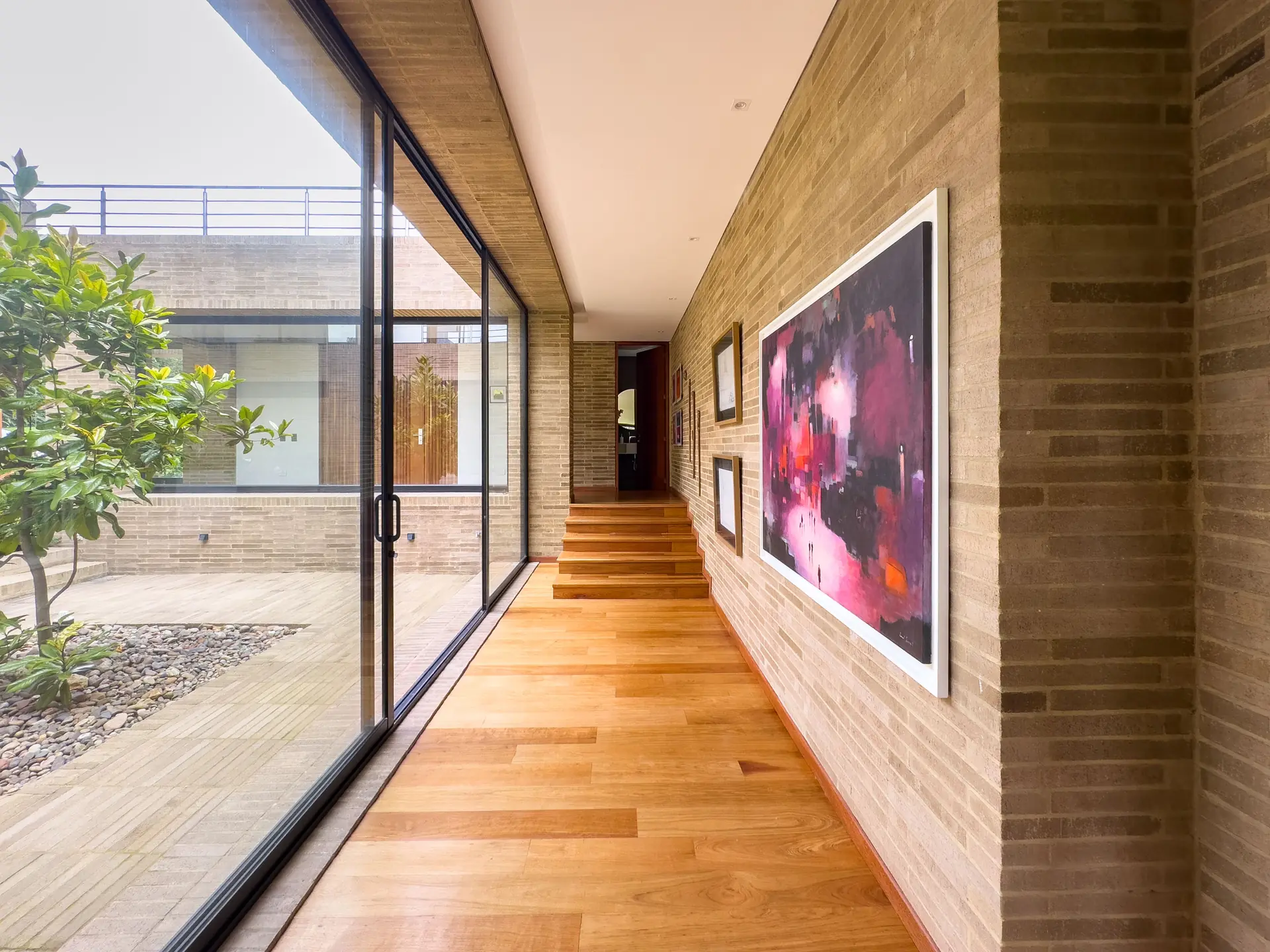 Casa con jardín a la venta, en La Calera.