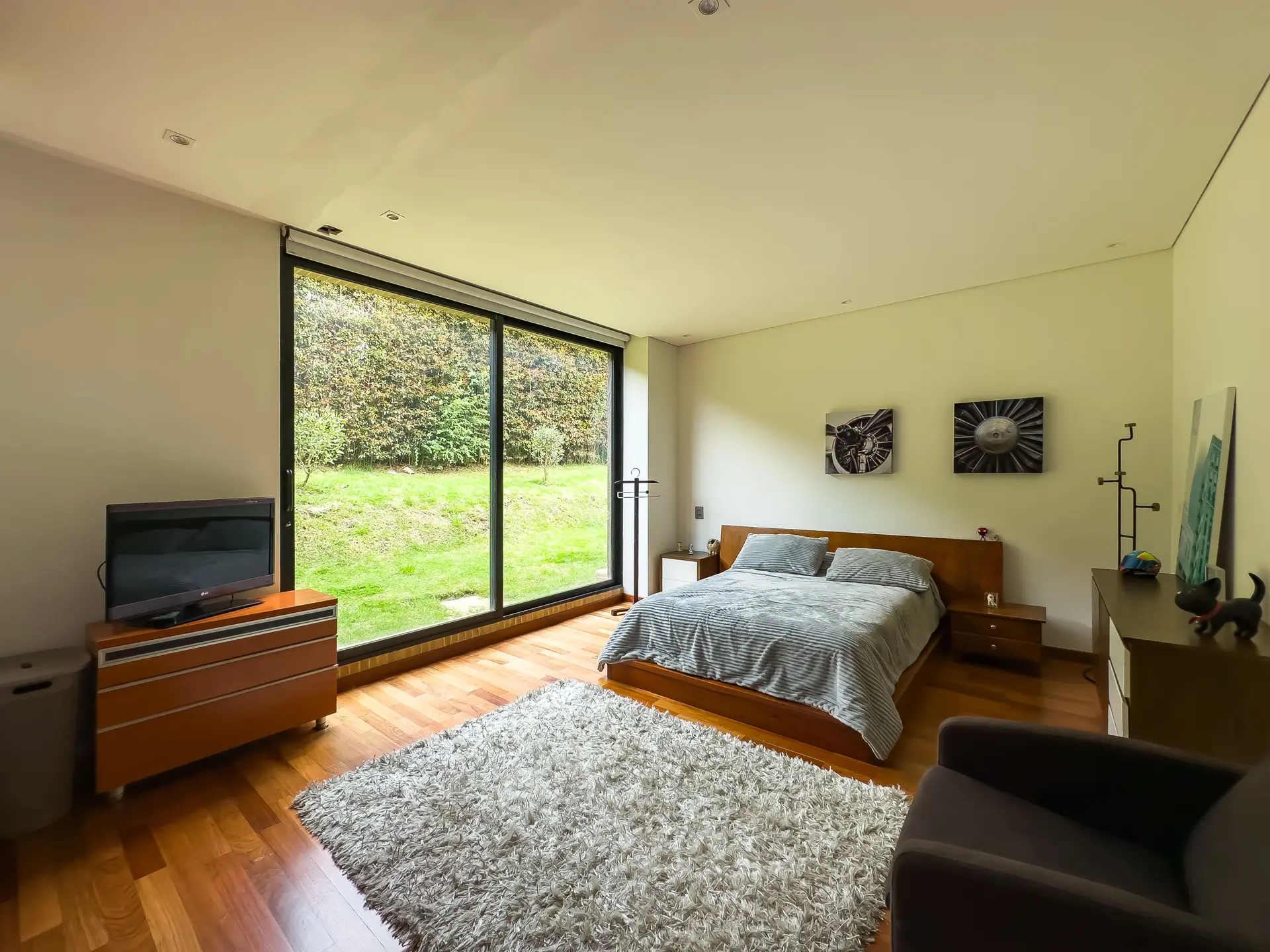 Casa con jardín a la venta, en La Calera.