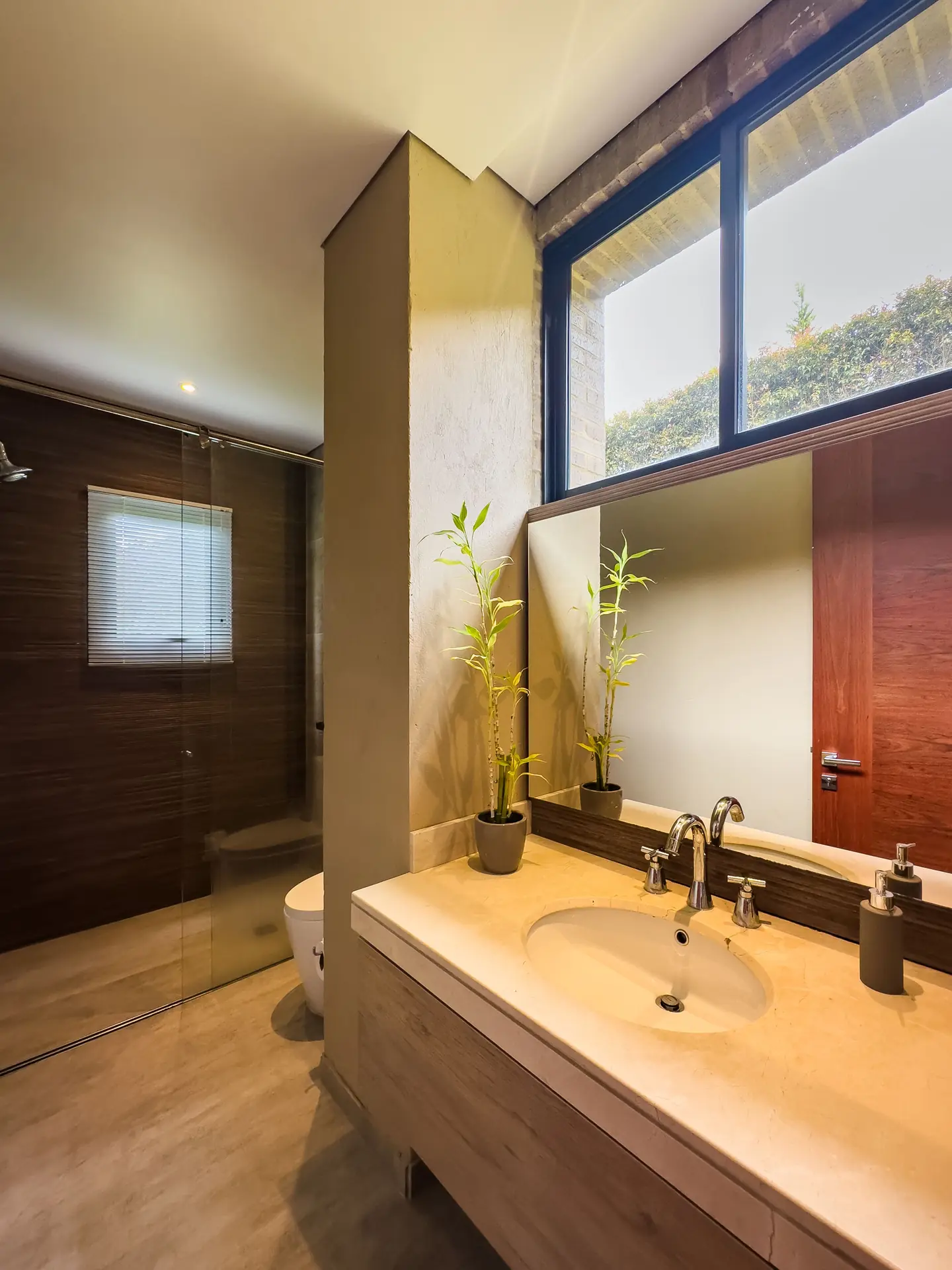 Casa con jardín a la venta, en La Calera.