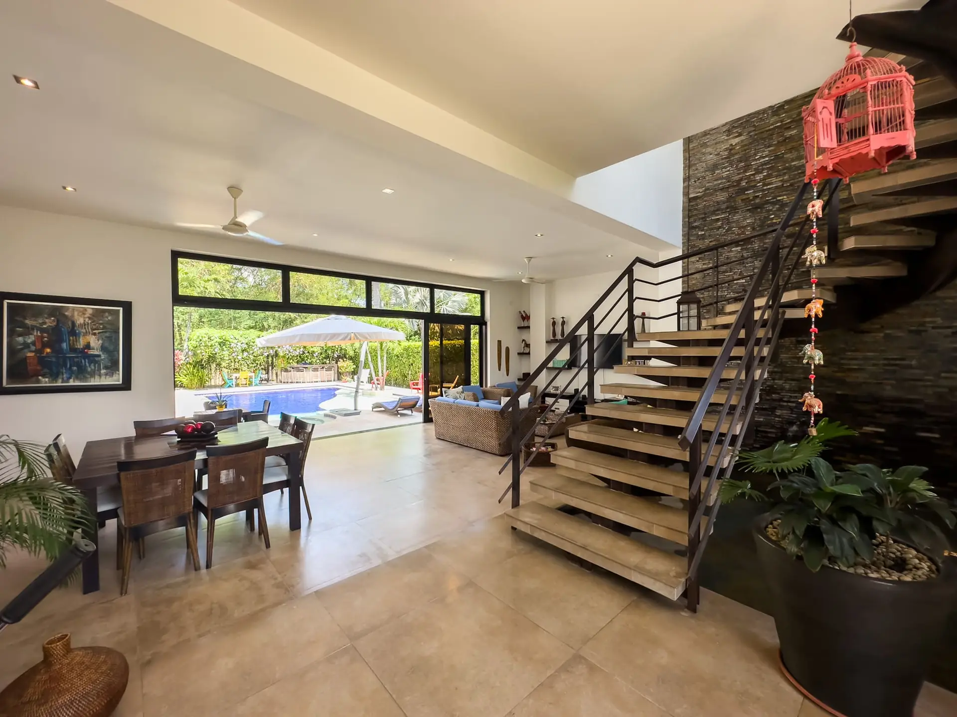 Casa con piscina a la venta, en Lagos del Peñon. (Girardot)