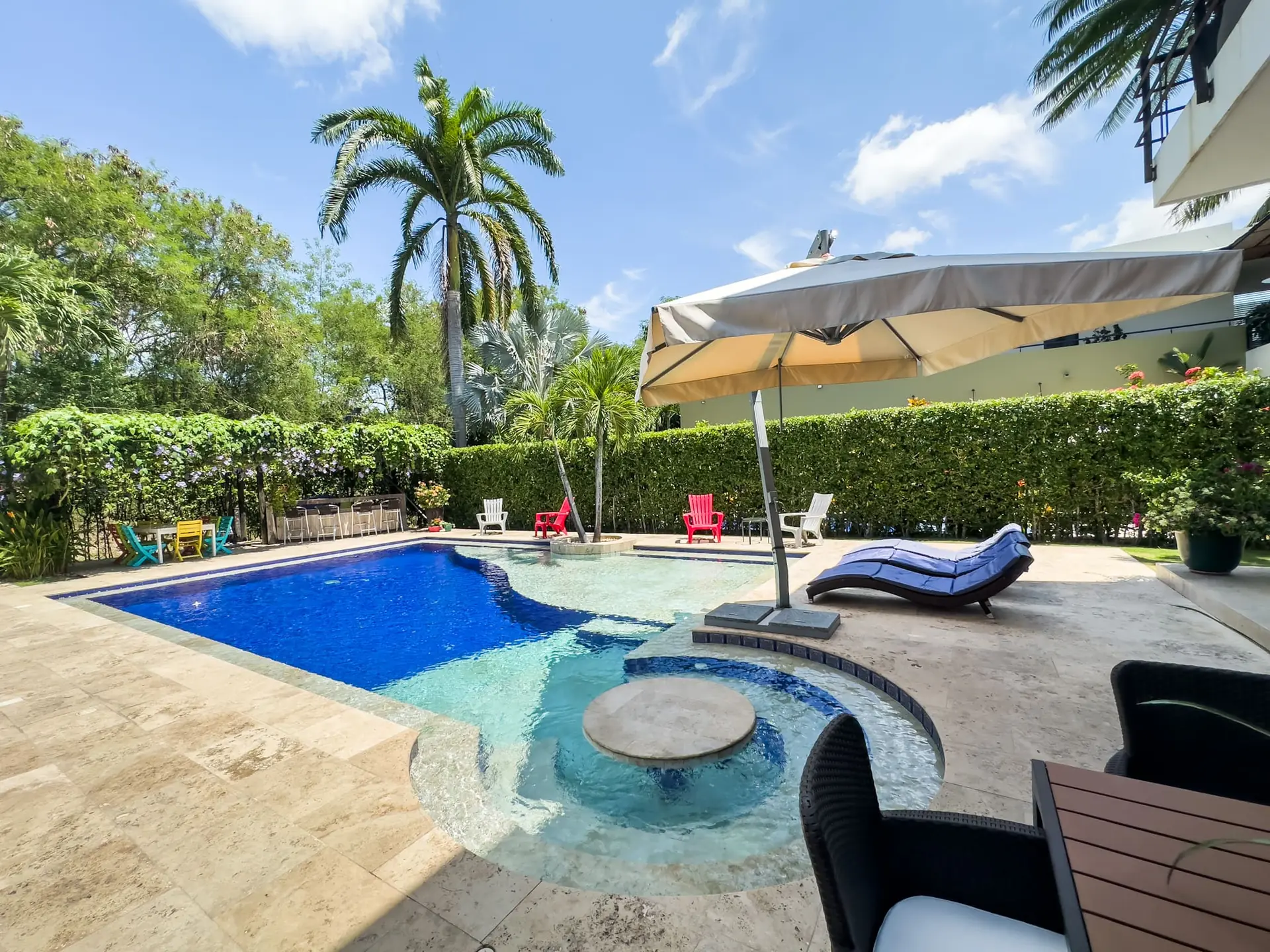Casa con piscina a la venta, en Lagos del Peñon. (Girardot)
