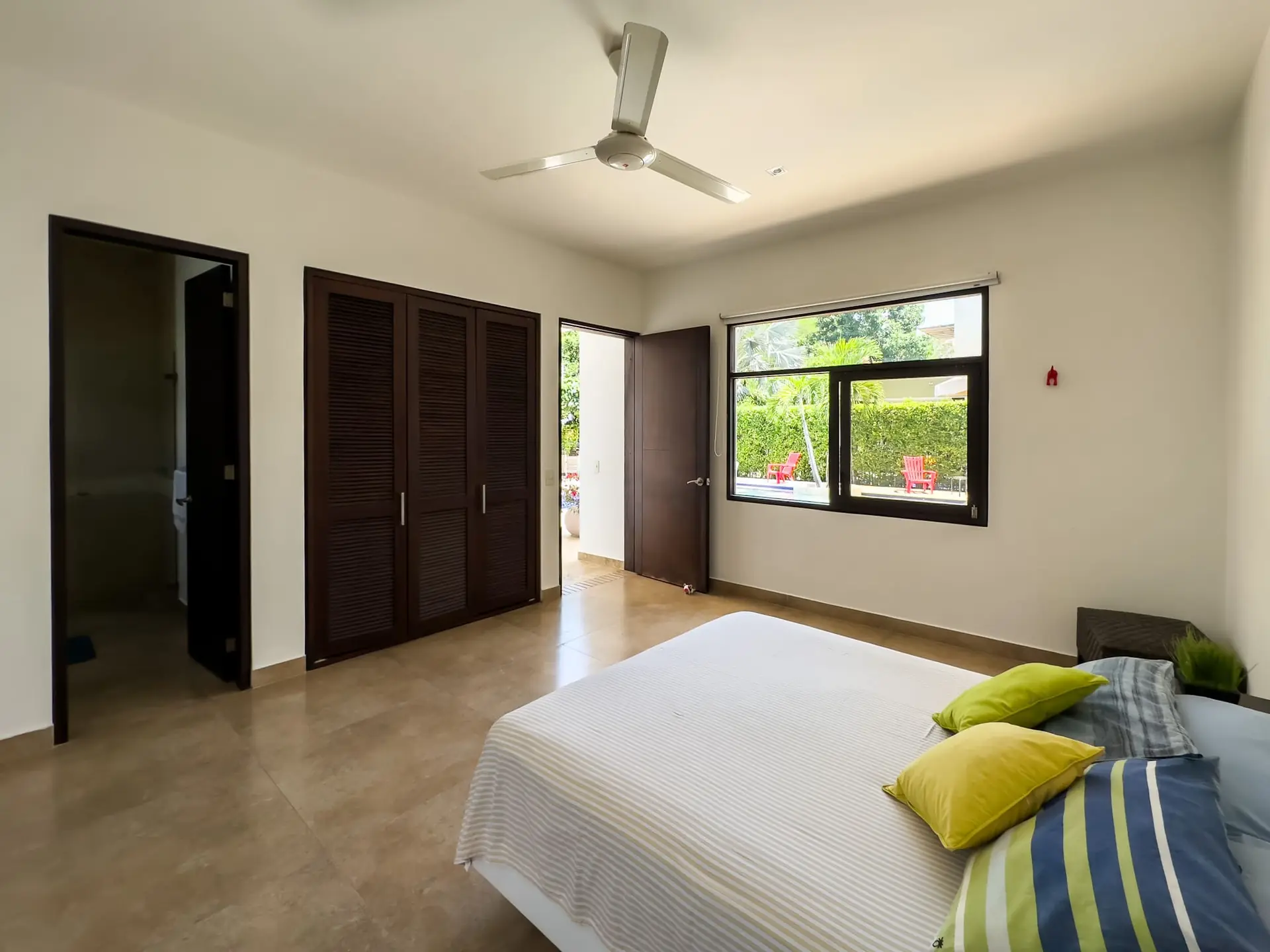 Casa con piscina a la venta, en Lagos del Peñon. (Girardot)