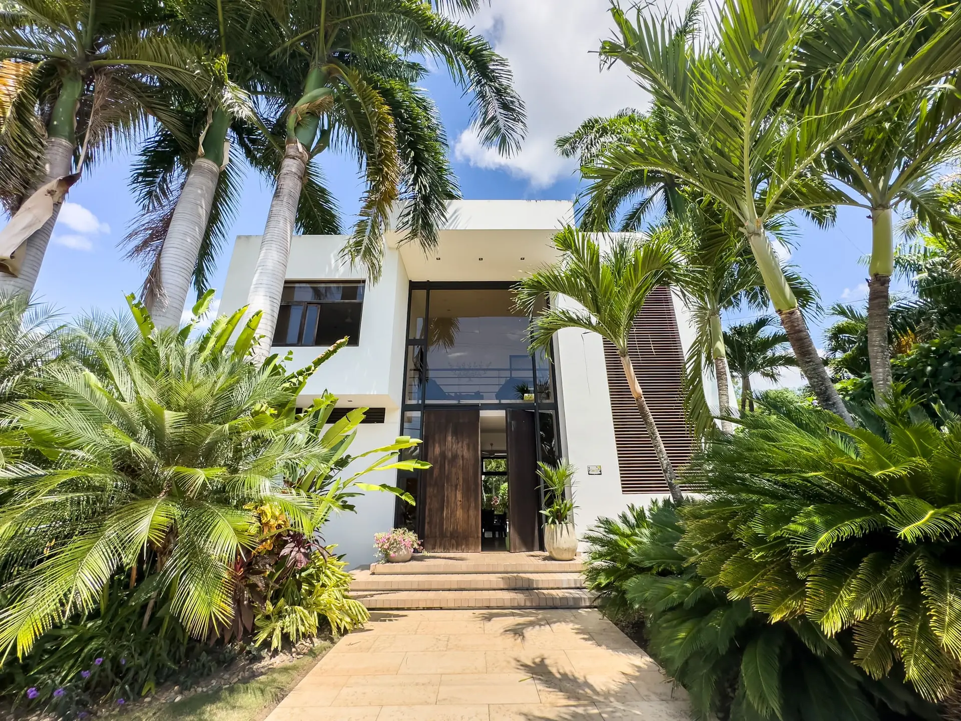 Casa con piscina a la venta, en Lagos del Peñon. (Girardot)