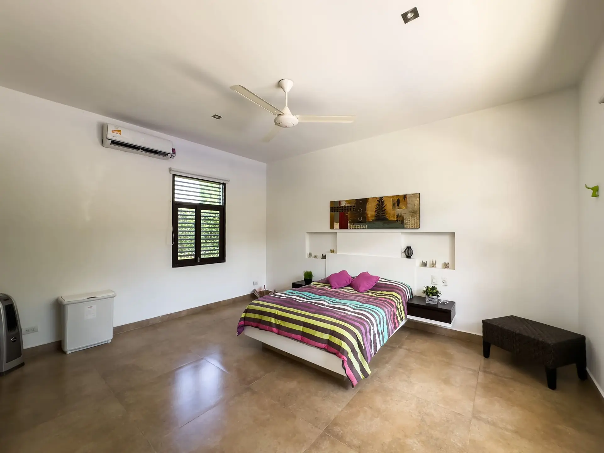 Casa con piscina a la venta, en Lagos del Peñon. (Girardot)