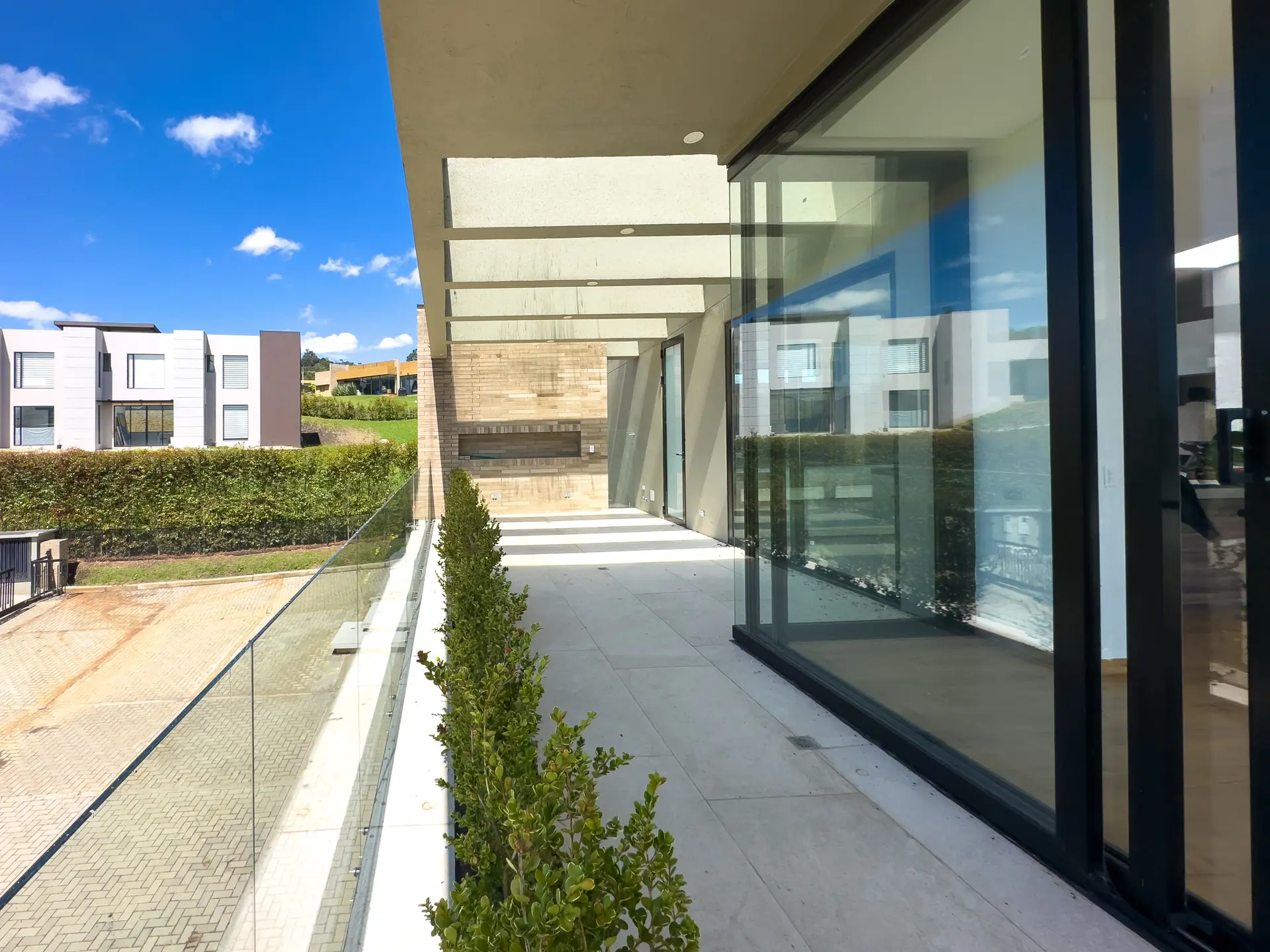 Casa con jardín a la venta, en Aposentos de Yerbabuena.