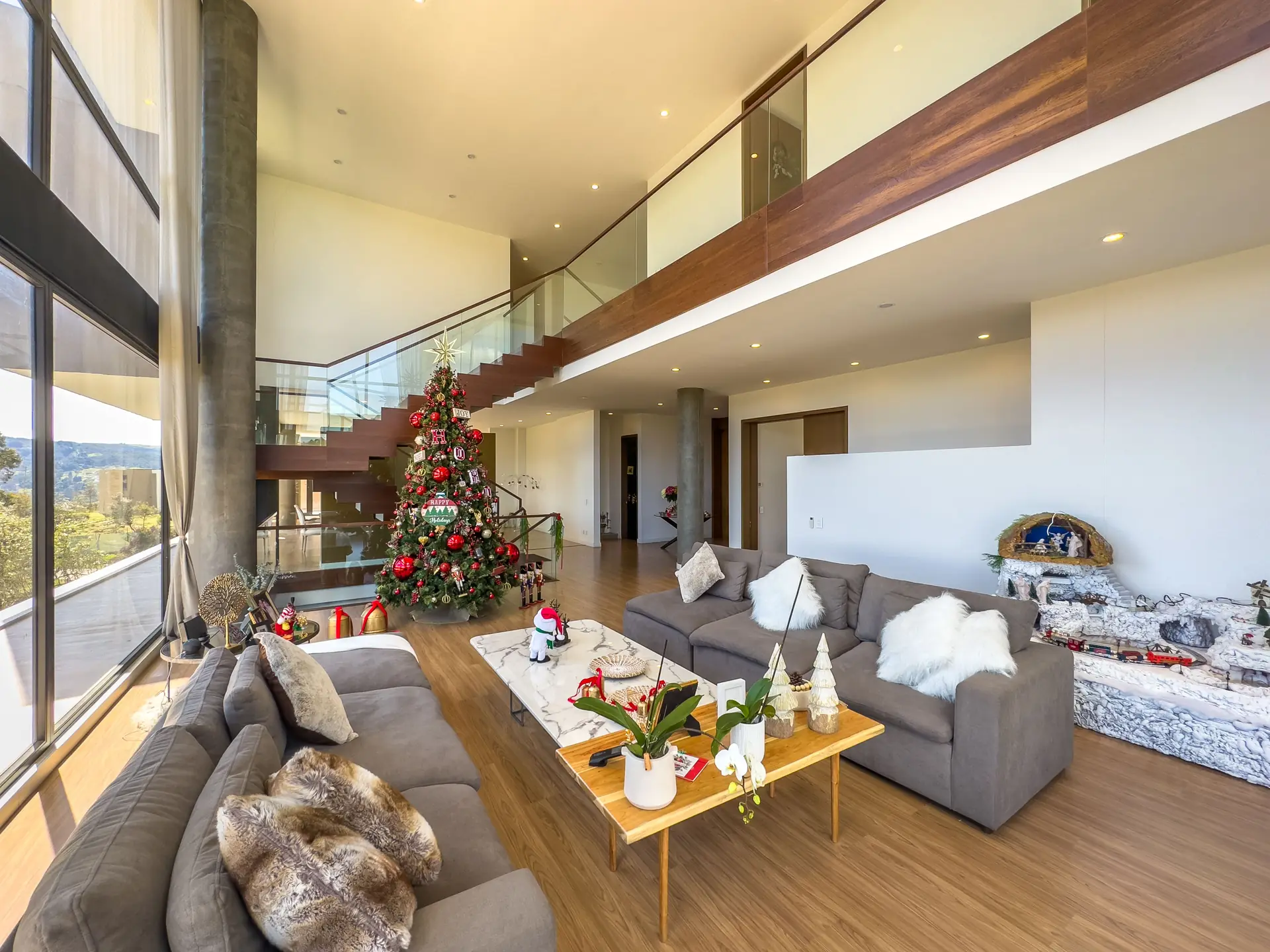 Casa con terraza y jardín a la venta o arriendo, en Bosques del Encenillo.
