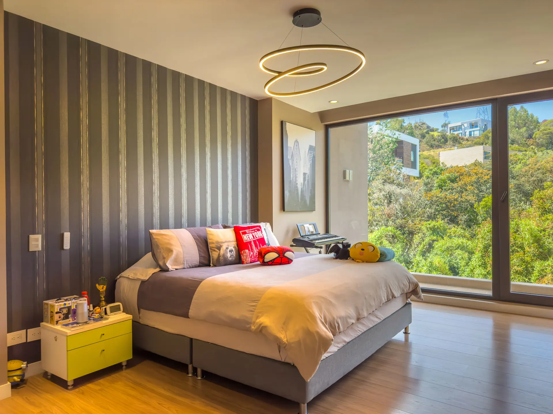 Casa con terraza y jardín a la venta o arriendo, en Bosques del Encenillo.