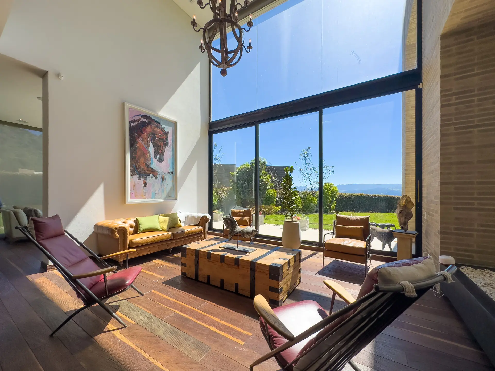Casa con jardín a la venta, en Yerbabonita.
