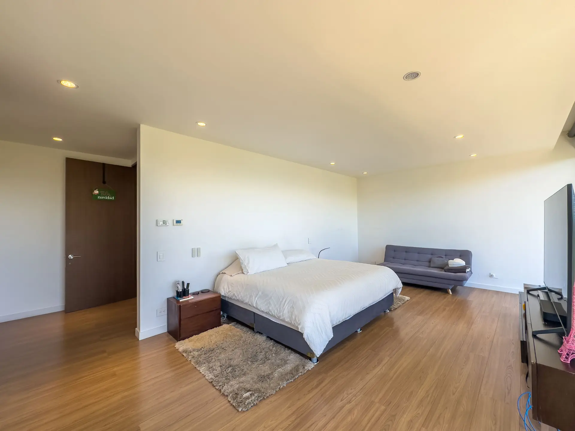 Casa con terraza y jardín a la venta o arriendo, en Bosques del Encenillo.
