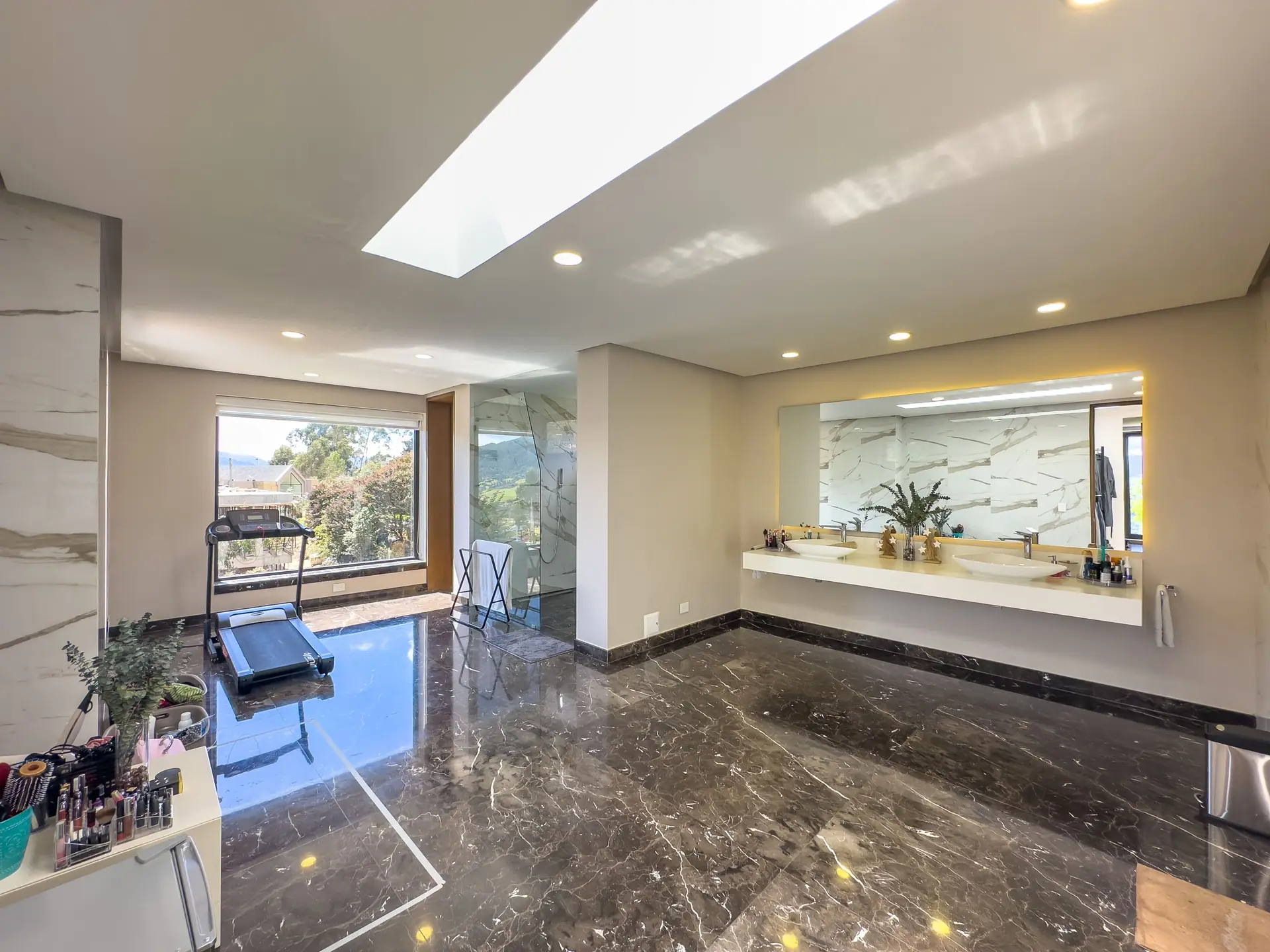 Casa con terraza y jardín a la venta o arriendo, en Bosques del Encenillo.