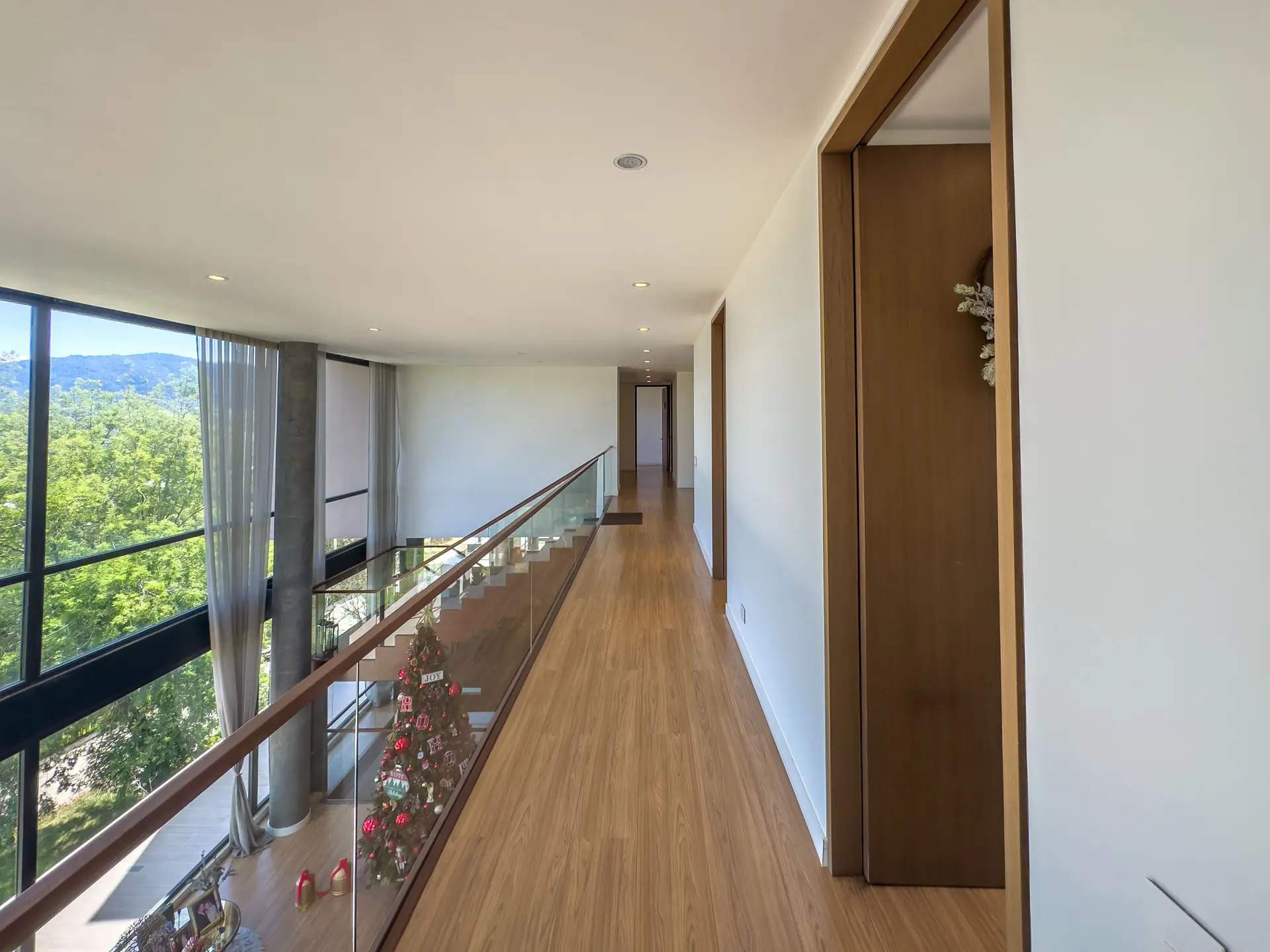 Casa con terraza y jardín a la venta o arriendo, en Bosques del Encenillo.