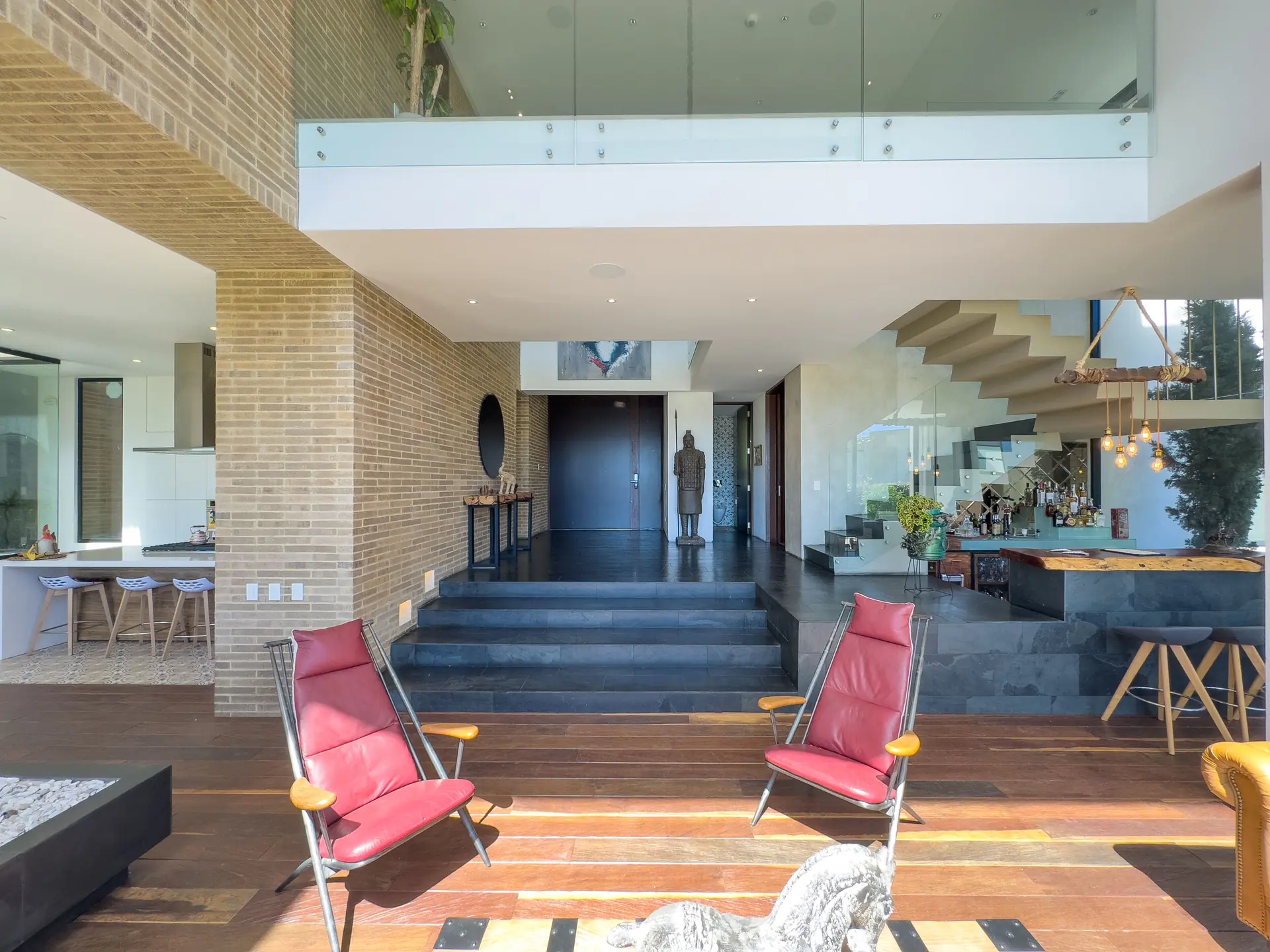 Casa con jardín a la venta, en Yerbabonita.