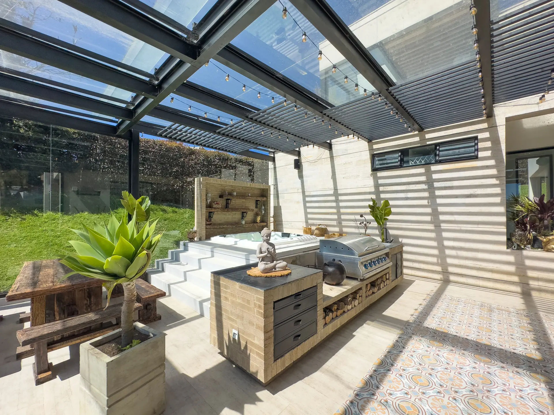 Casa con jardín a la venta, en Yerbabonita.