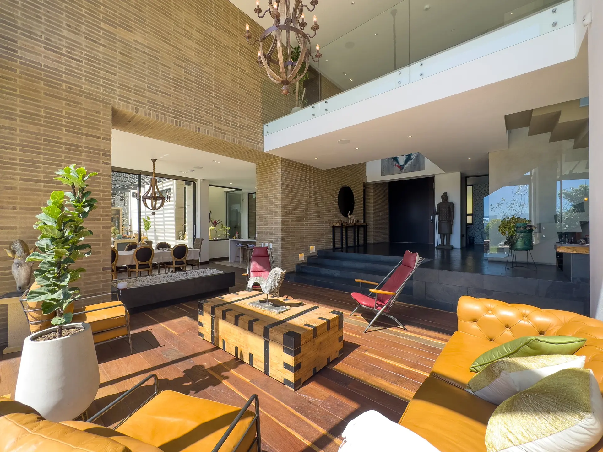 Casa con jardín a la venta, en Yerbabonita.