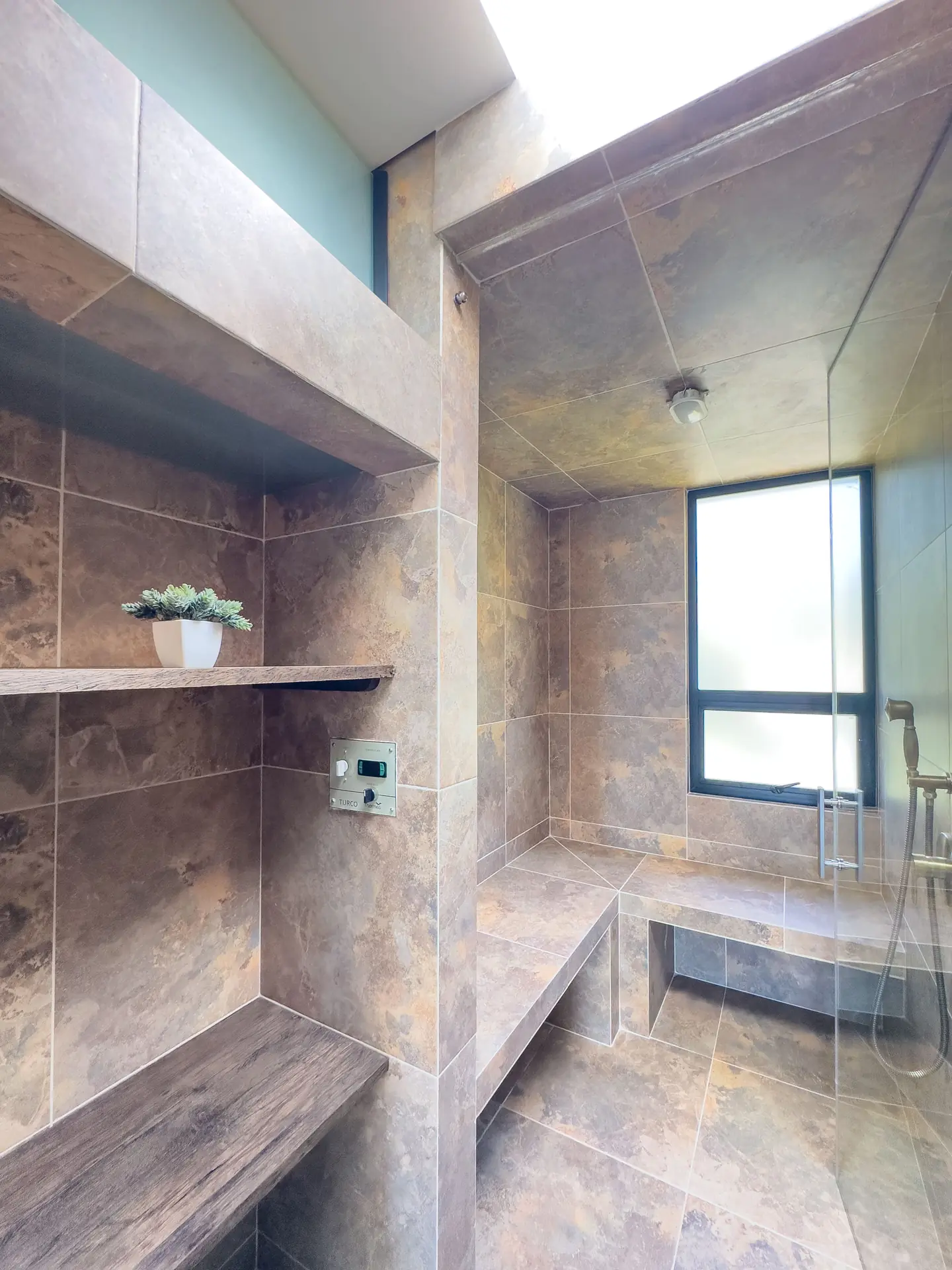Casa con jardín a la venta, en Yerbabonita.