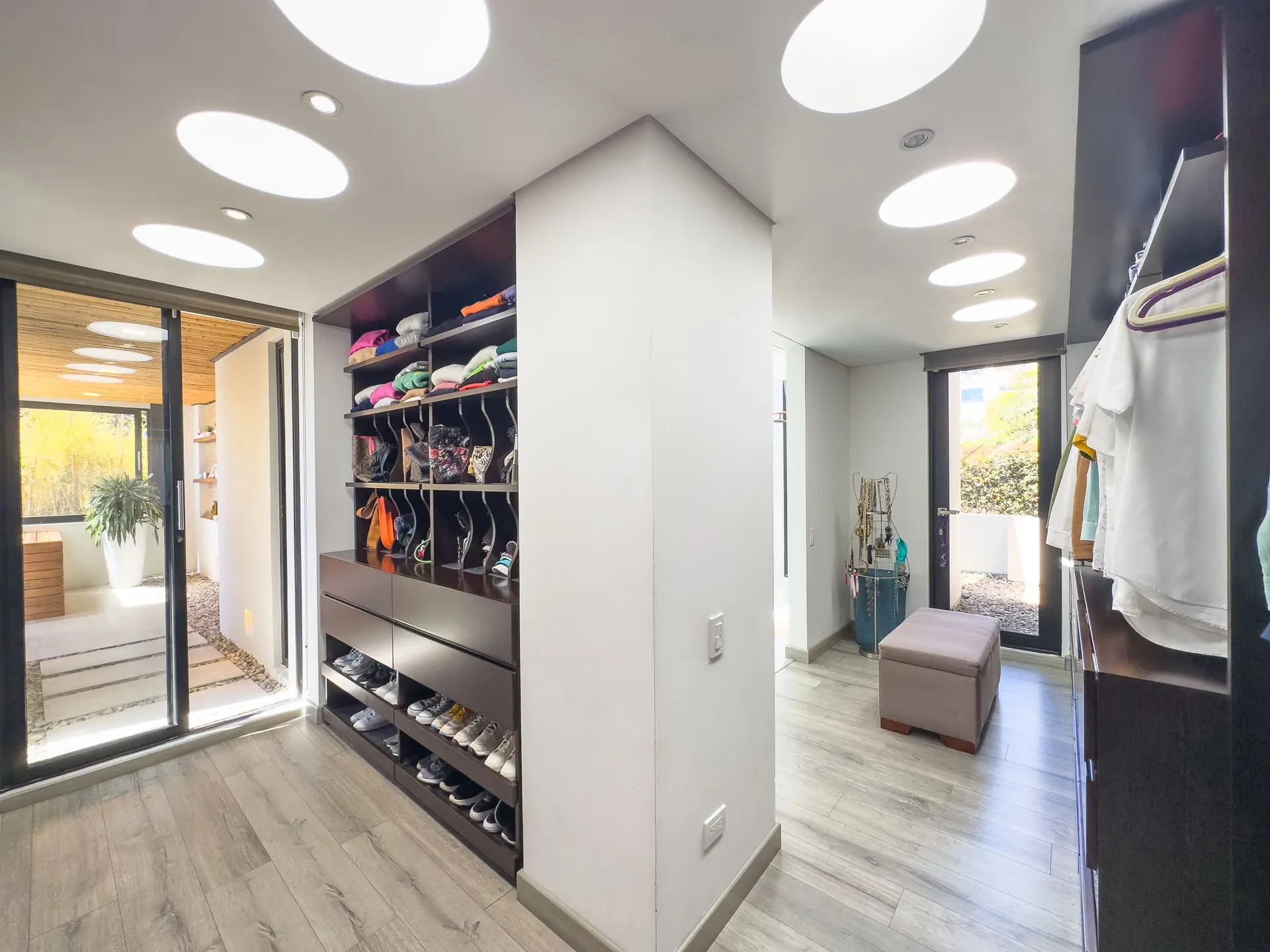 Casa con jardín a la venta, en Yerbabonita.