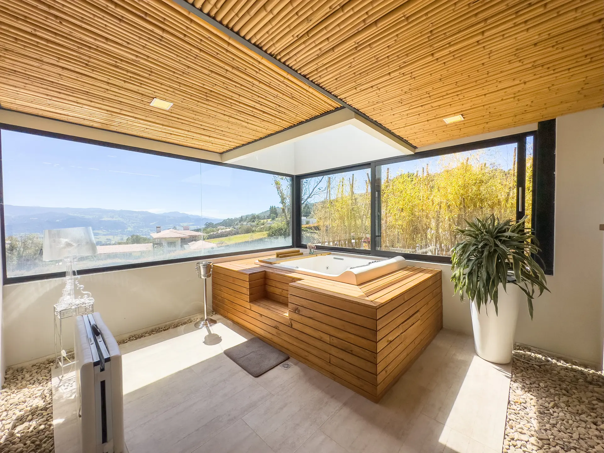 Casa con jardín a la venta, en Yerbabonita.
