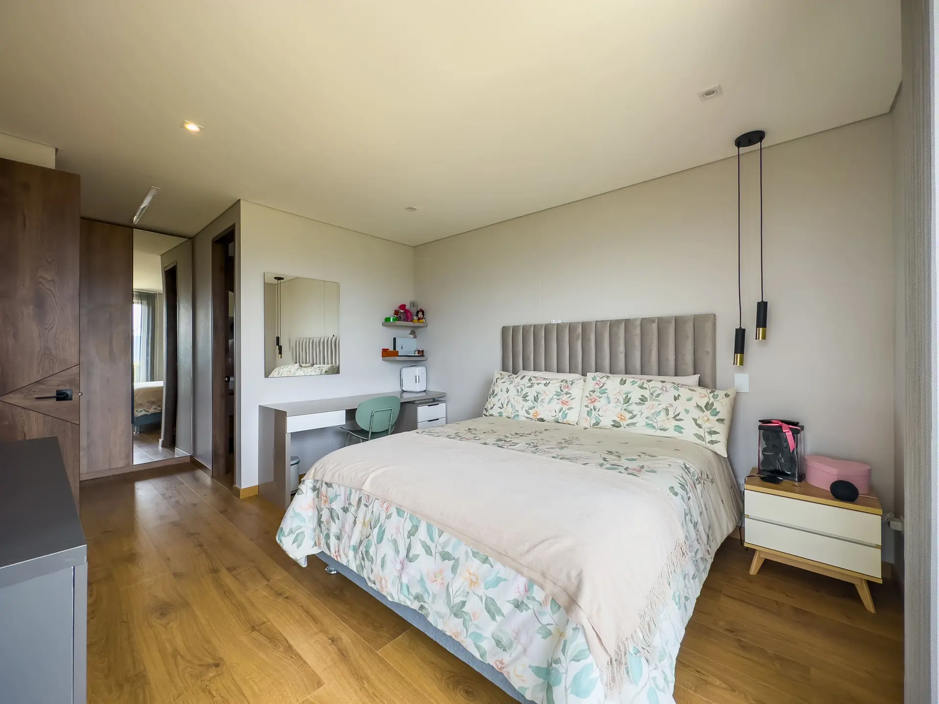 Casa con jardín a la venta, en Yerbabuena.