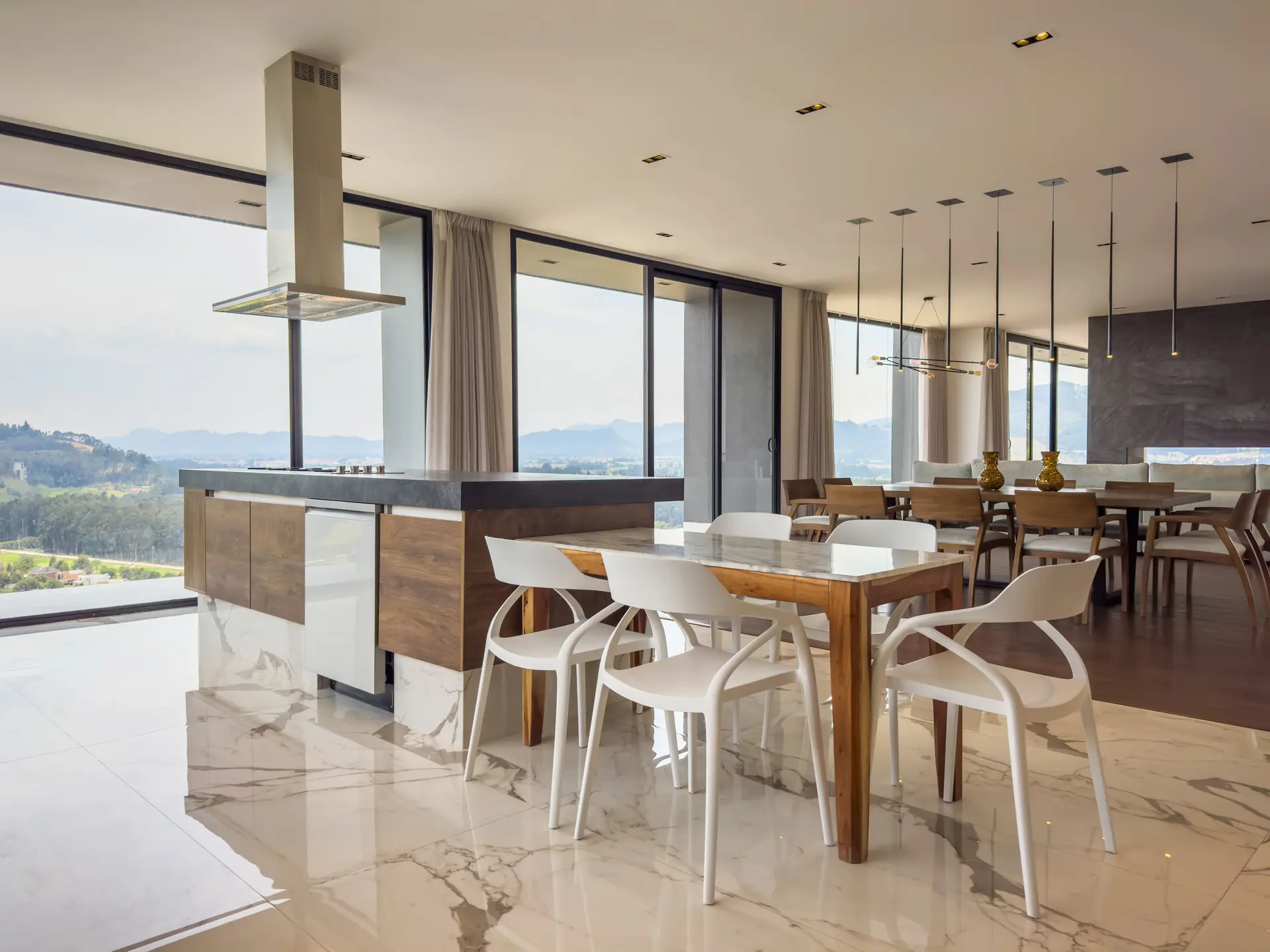 Casa con jardín a la venta, en Aposentos.