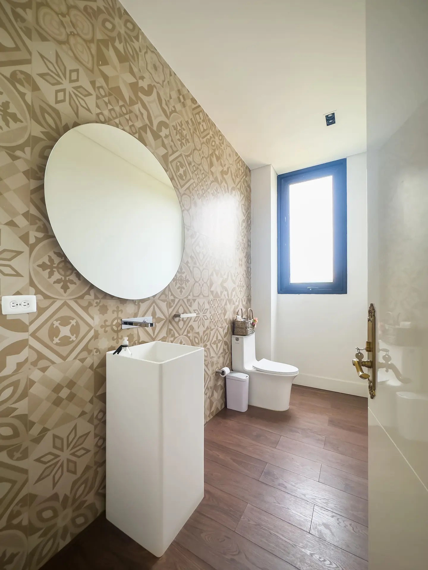 Casa con jardín a la venta, en Aposentos.
