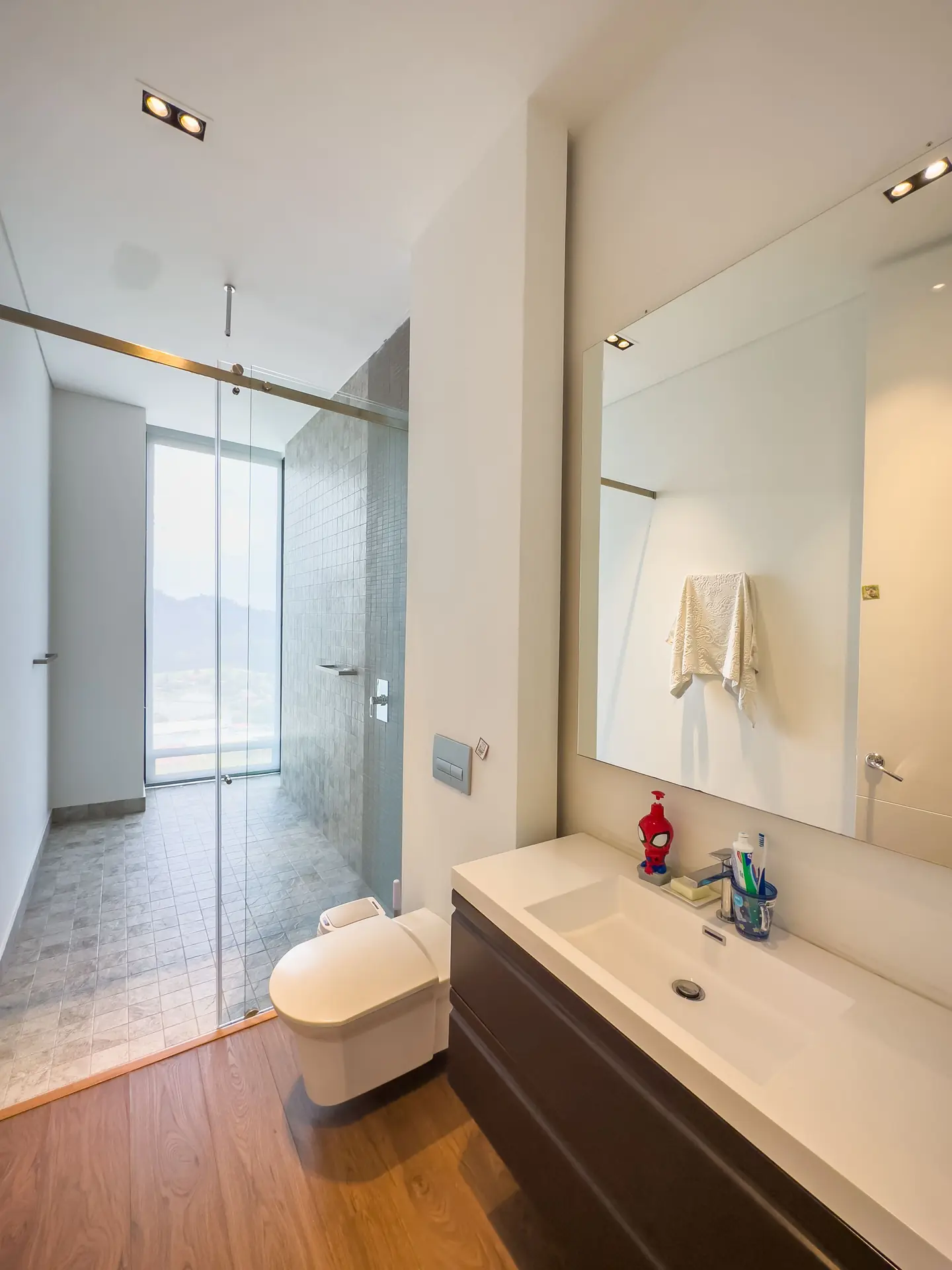 Casa con jardín a la venta, en Aposentos.