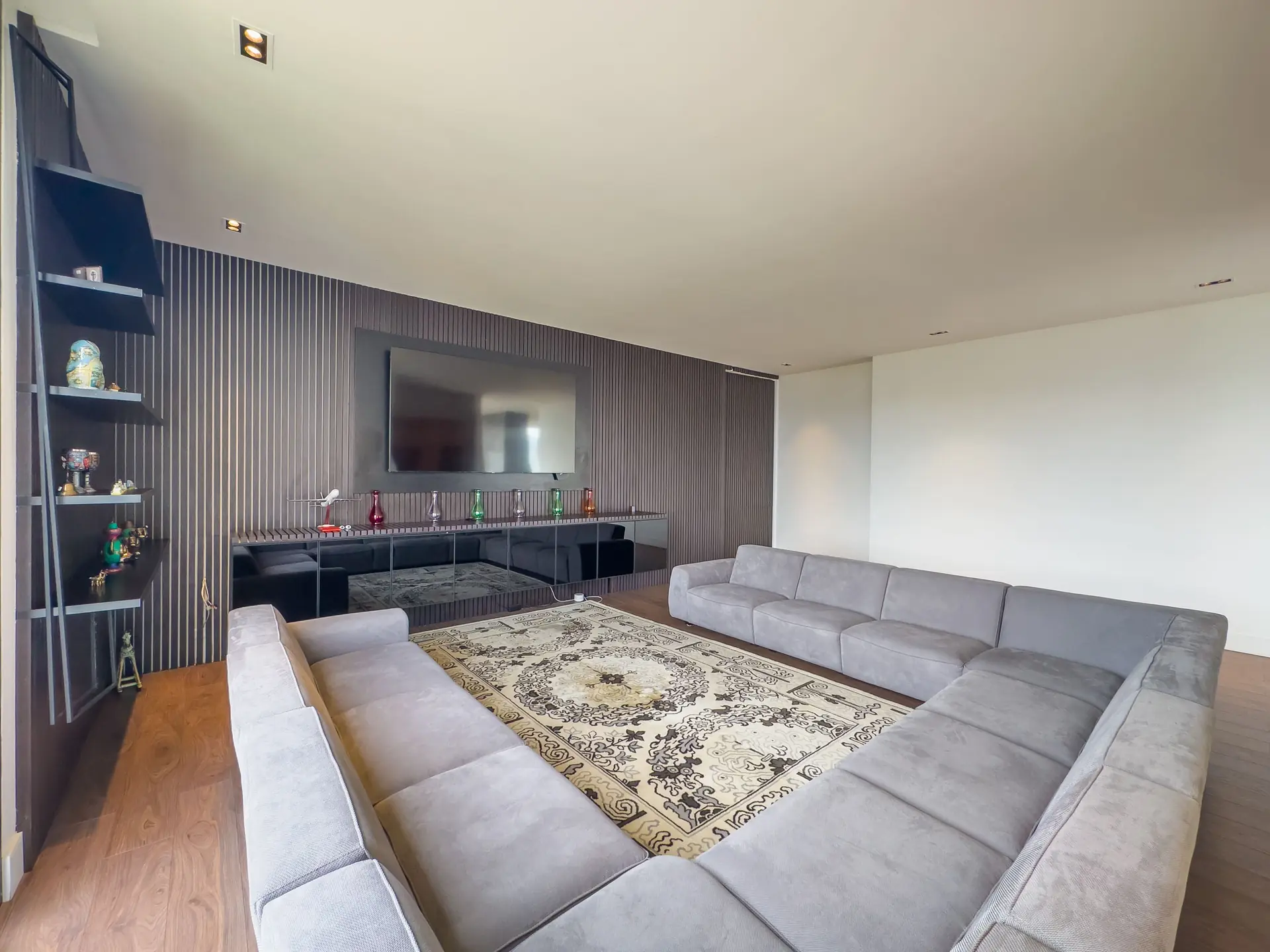Casa con jardín a la venta, en Aposentos.