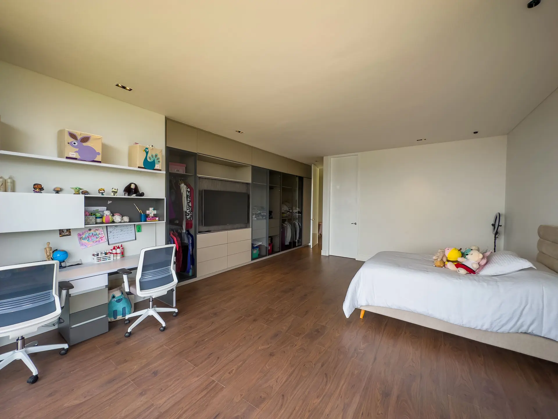Casa con jardín a la venta, en Aposentos.
