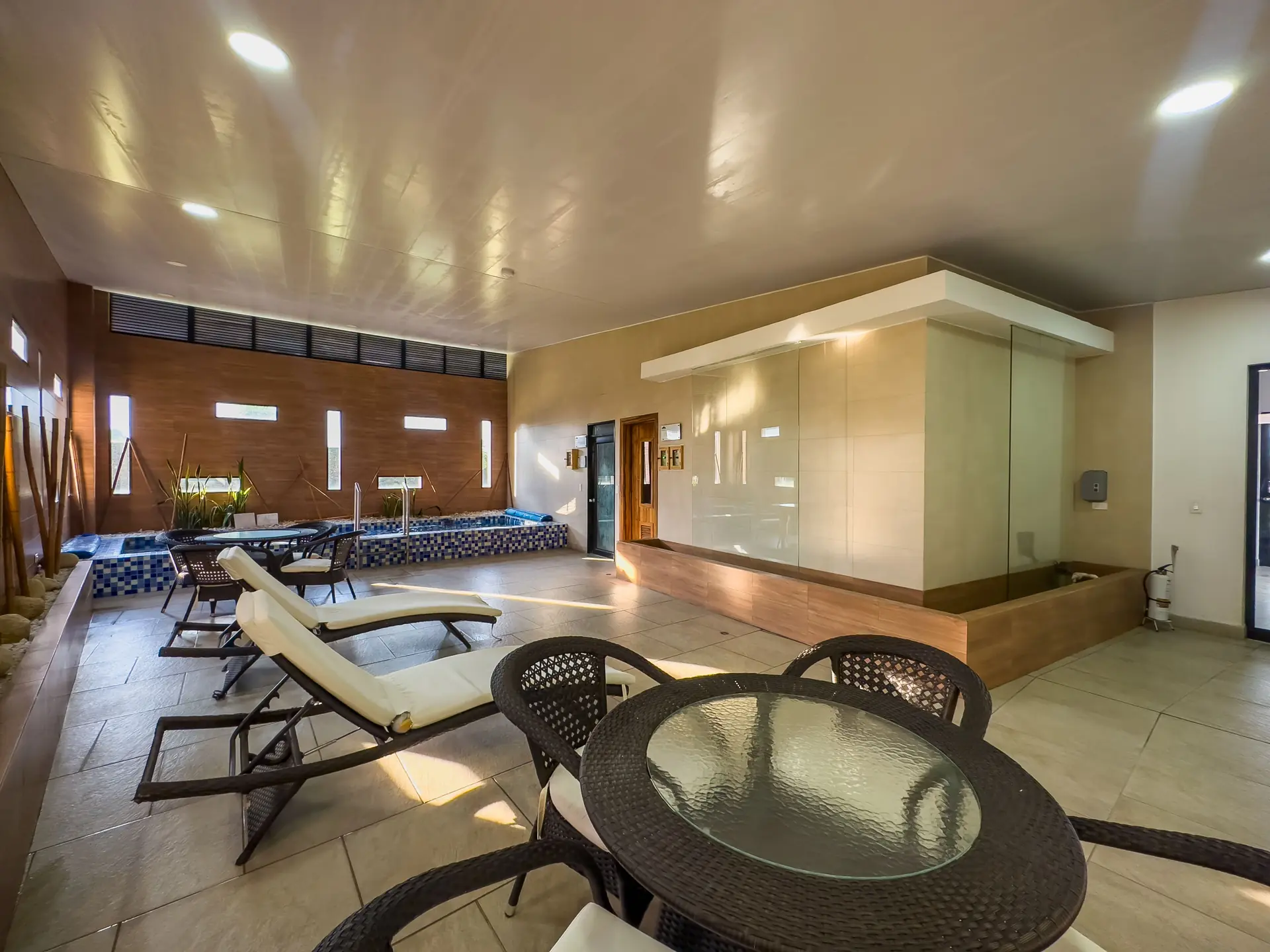 Casa con zona verde a la venta, en Cota.