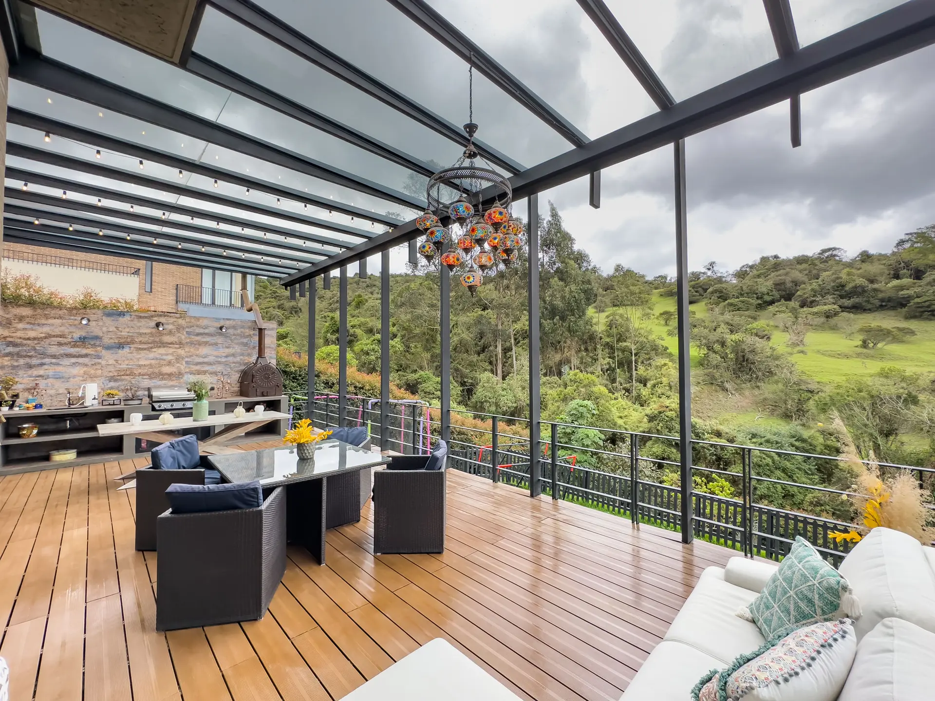 Casa con jardín a la venta, en Yerbabonita.