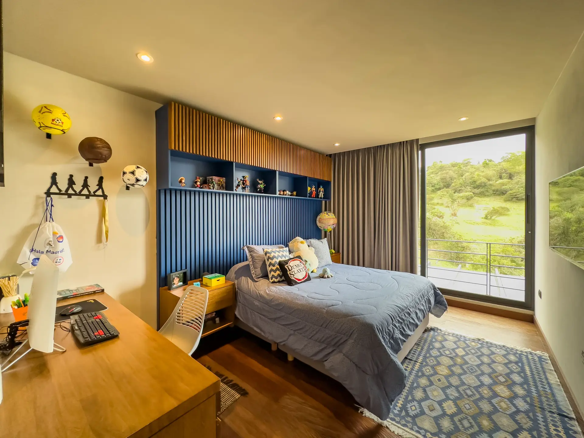 Casa con jardín a la venta, en Yerbabonita.