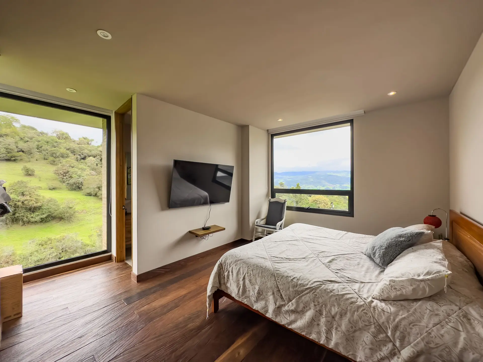 Casa con jardín a la venta, en Yerbabonita.