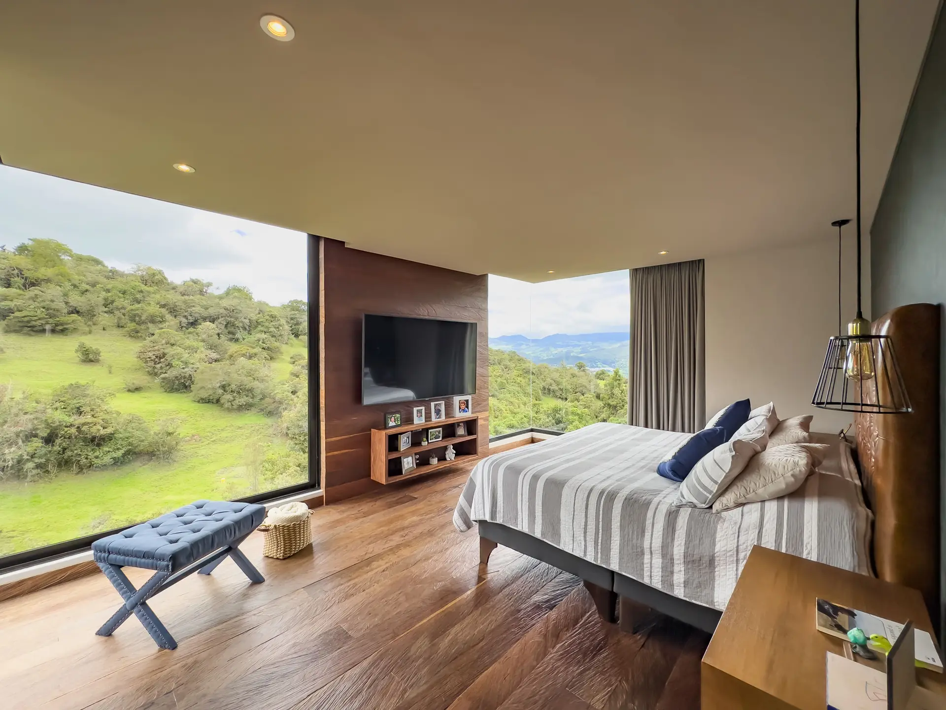 Casa con jardín a la venta, en Yerbabonita.