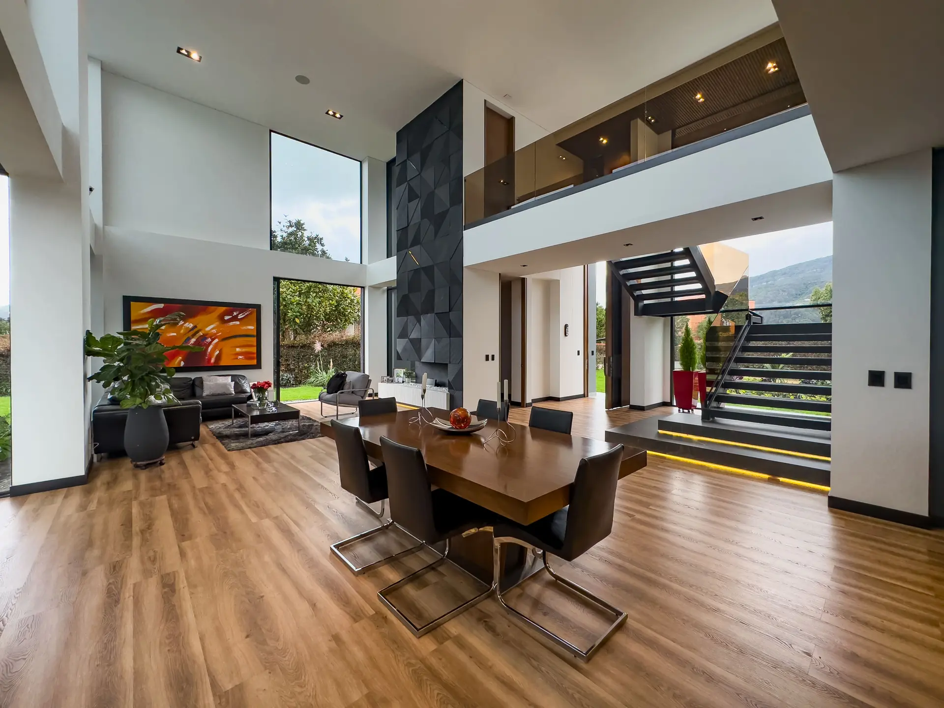 Casa con jardín a la venta, en San Simón.