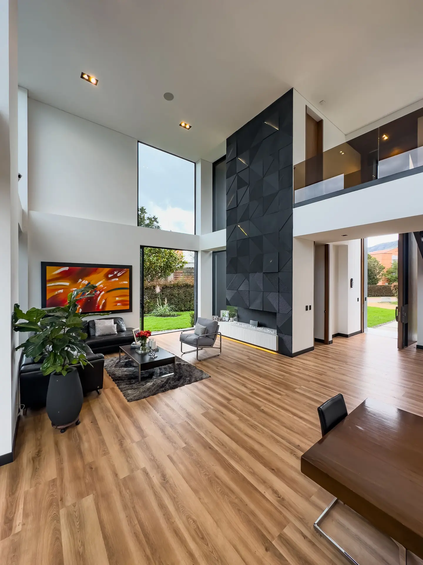 Casa con jardín a la venta, en San Simón.