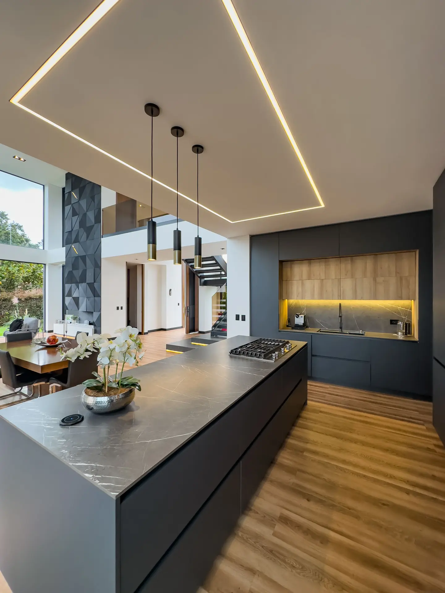 Casa con jardín a la venta, en San Simón.
