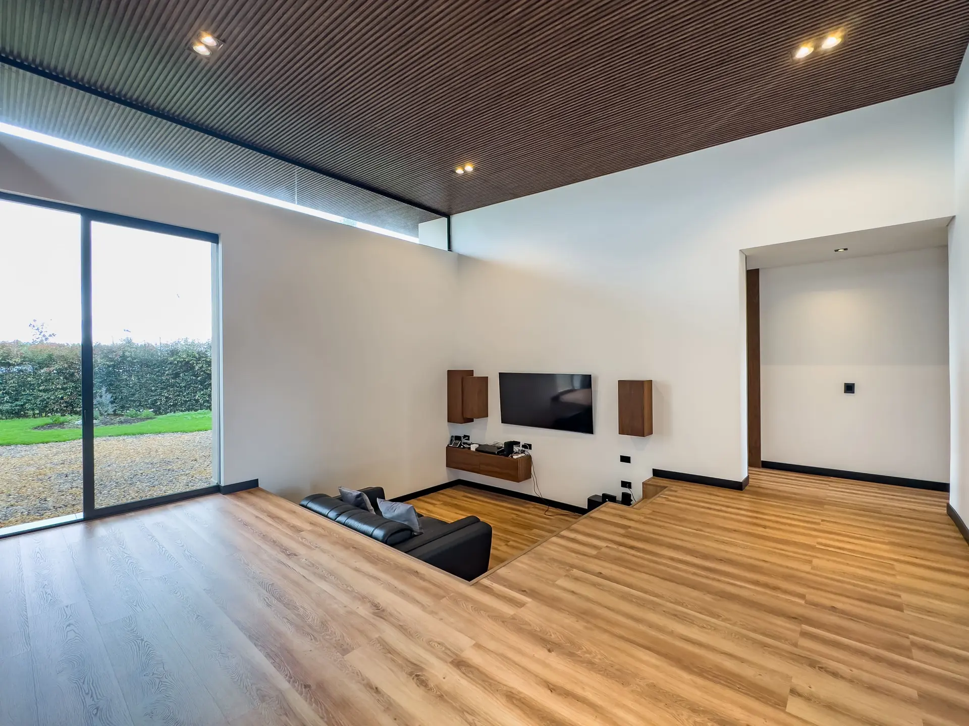Casa con jardín a la venta, en San Simón.