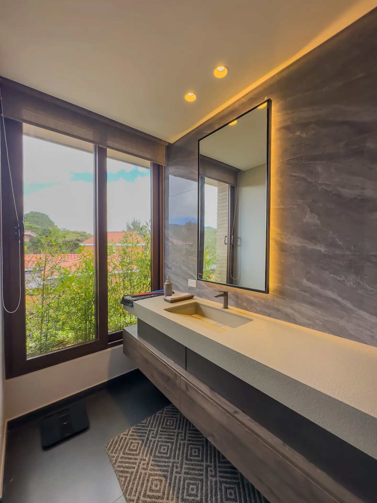 Casa con zona verde a la venta, en San Simón.