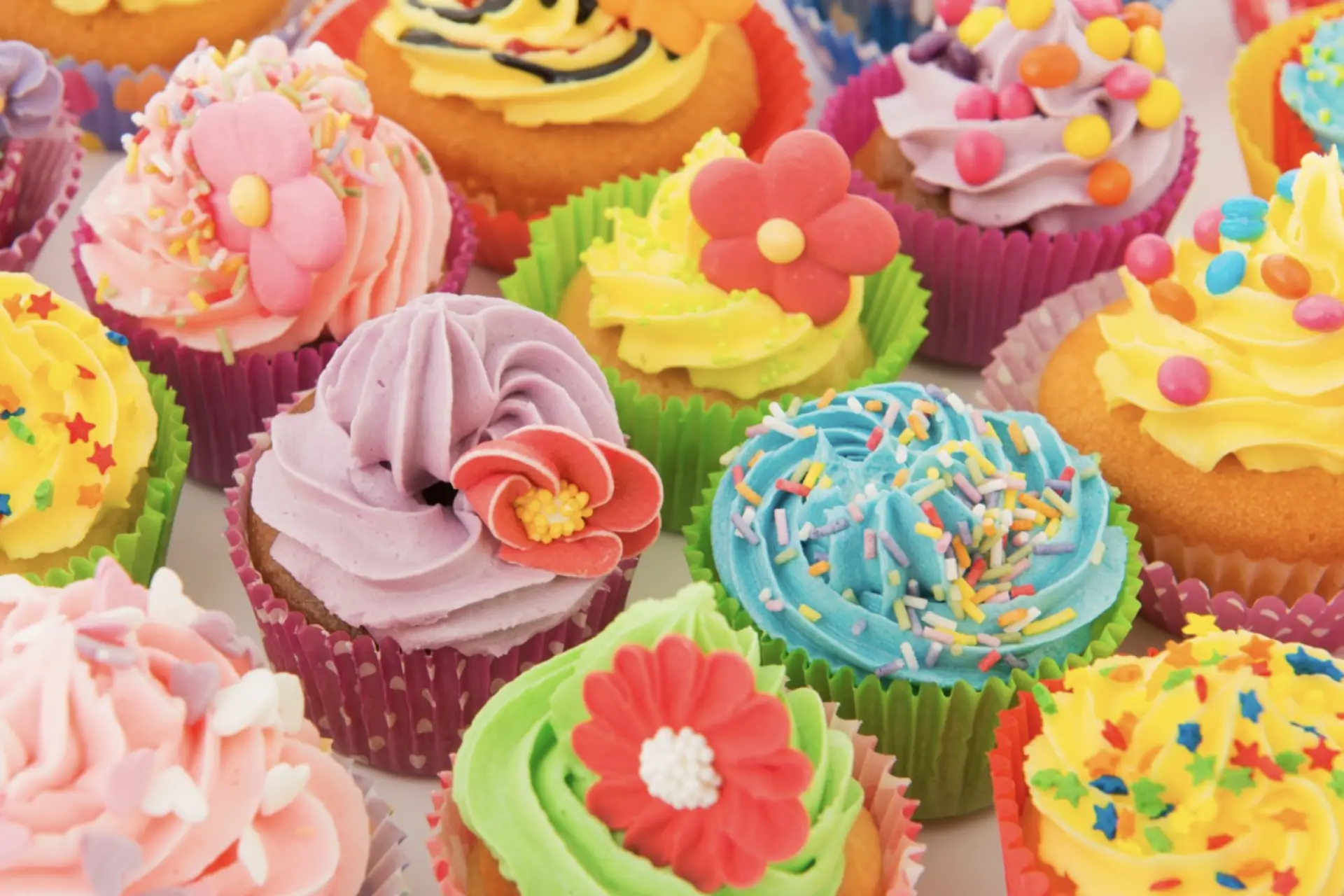 Pocket Size Play: Cupcake decorating