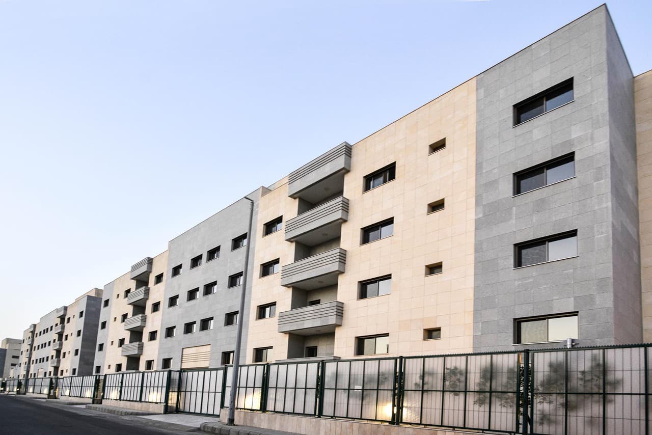 Residential building exterior and civil works — Al Rabwah Complex, Jeddah, Saudi Arabia. Delivered by OCC Weavers.