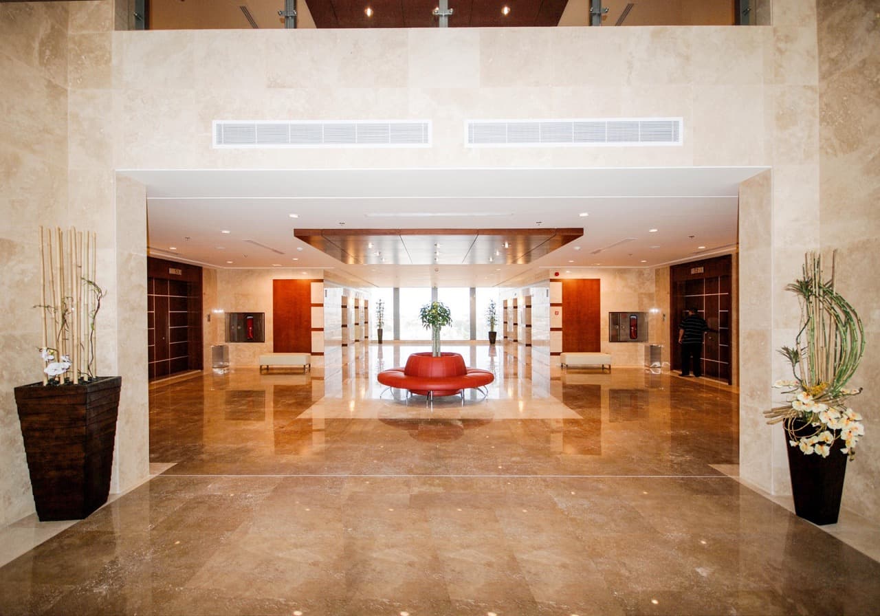 Construction of luxury villas and office floors — Mukhmal II Tower, Jeddah, Saudi Arabia. Delivered by OCC Weavers.