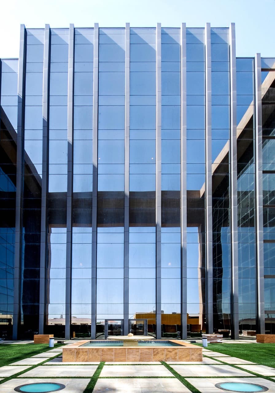 10-storey office building construction progress — Mukhmal II Tower, Jeddah, Saudi Arabia. Delivered by OCC Weavers.