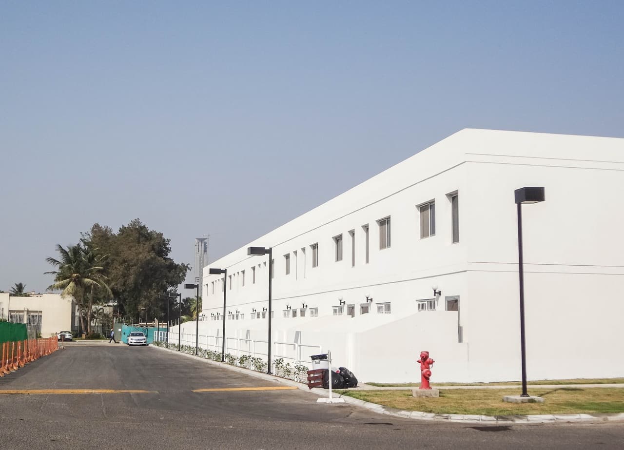 Completed compound with offices and entertainment facilities — Raytheon Complex, Jeddah, Saudi Arabia. Delivered by OCC Weavers.