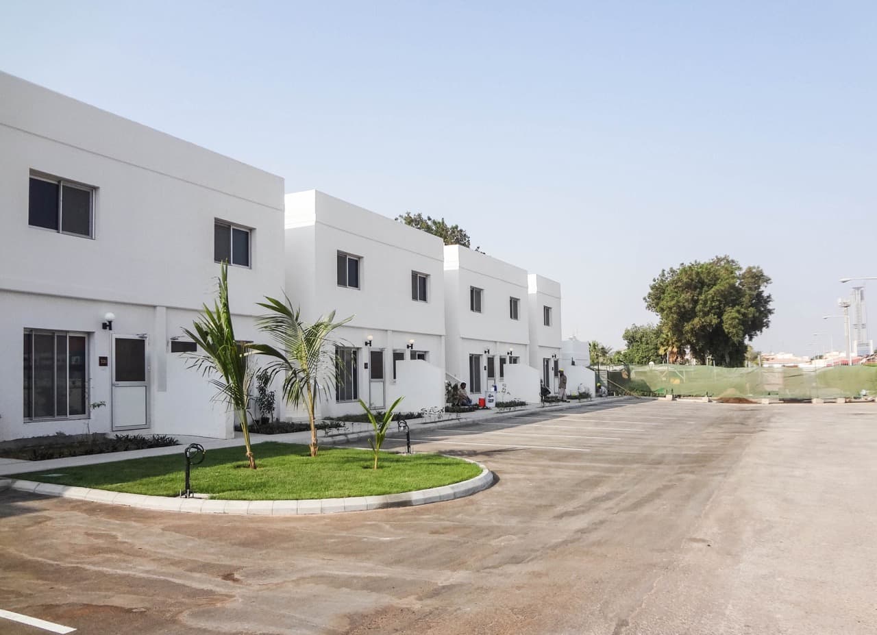 Luxury residential units exterior — Raytheon Compound, Jeddah, Saudi Arabia. Delivered by OCC Weavers.