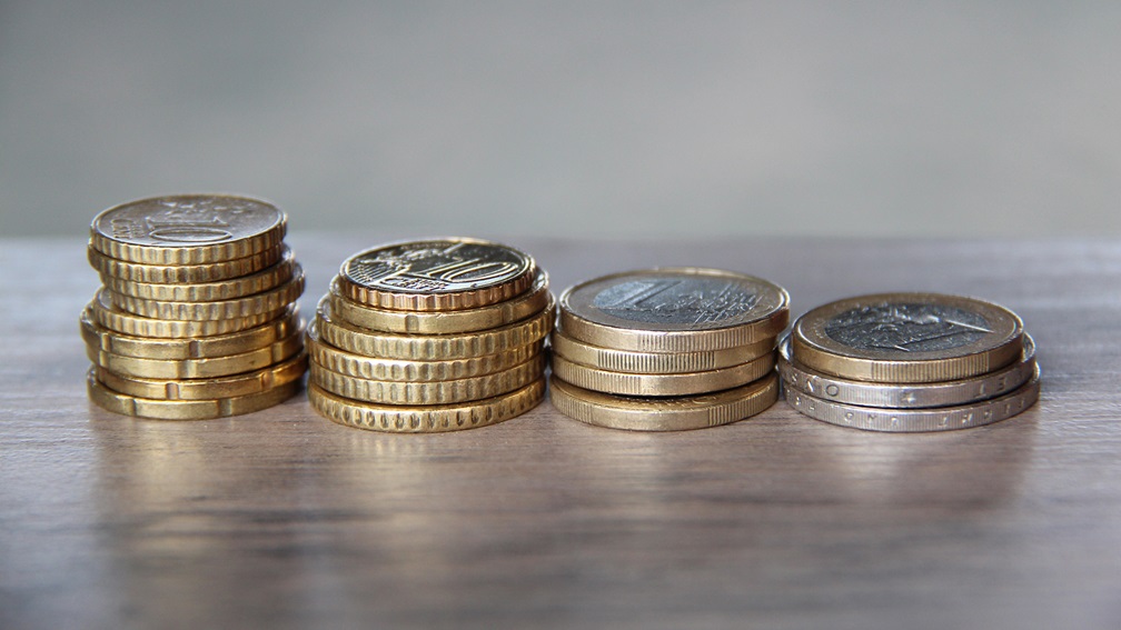 Statutory minimum hourly wage as of July 1, 2026: €14.99