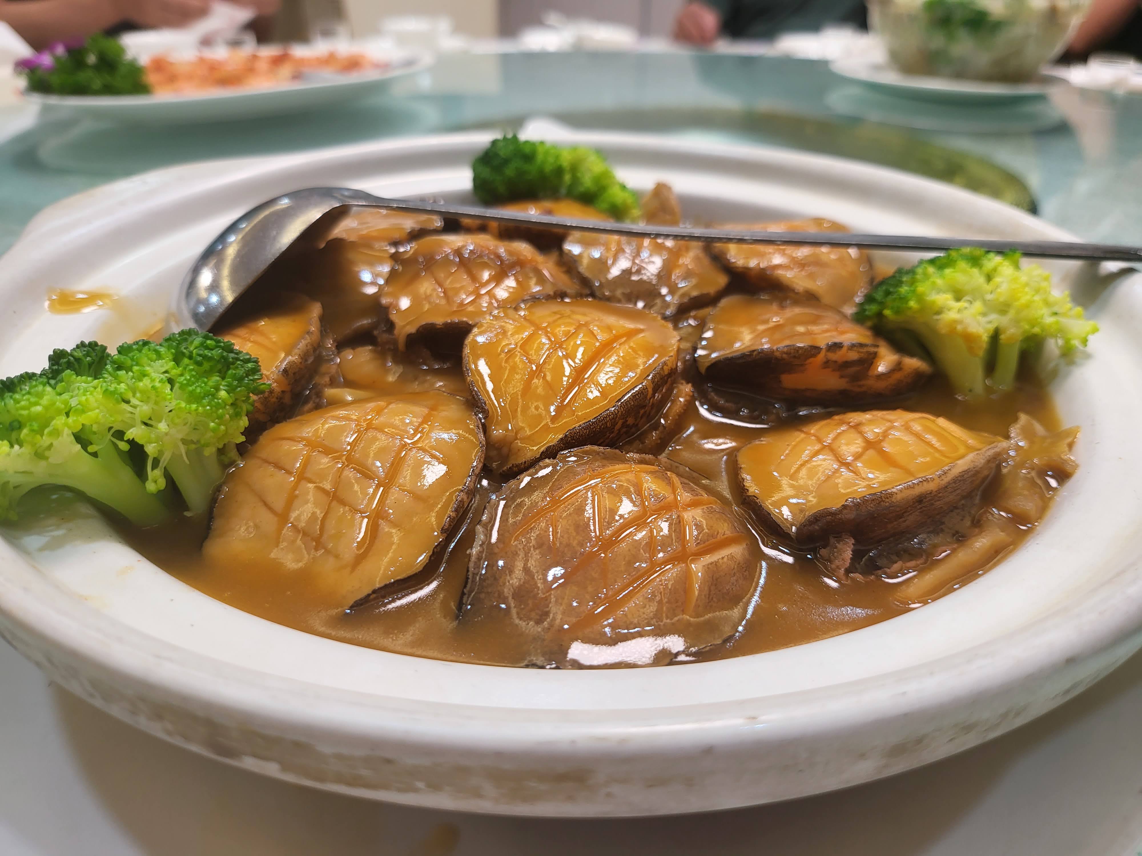 Braised abalone with broccoli.