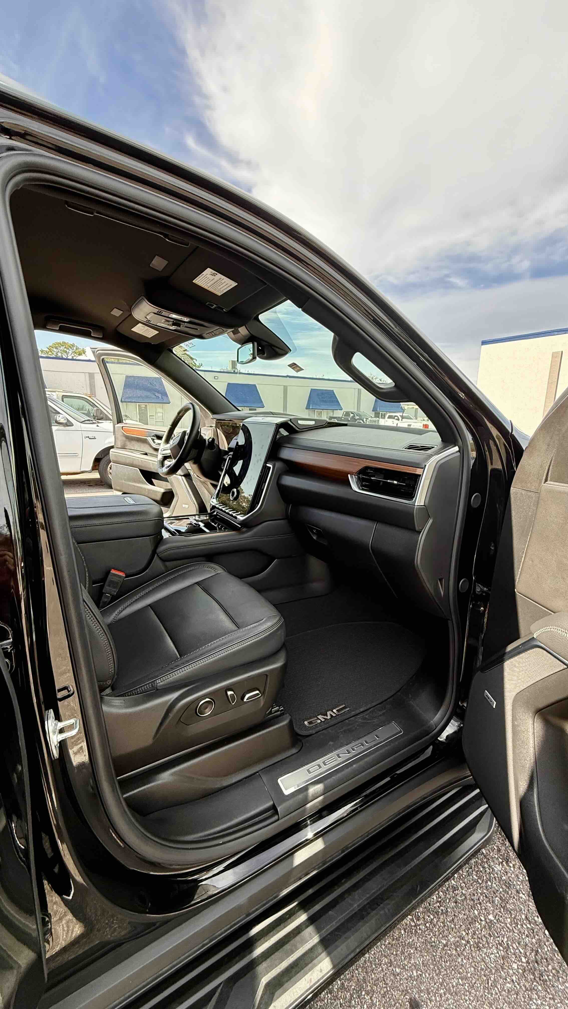 Luxury Limousines in Melbourne, FL