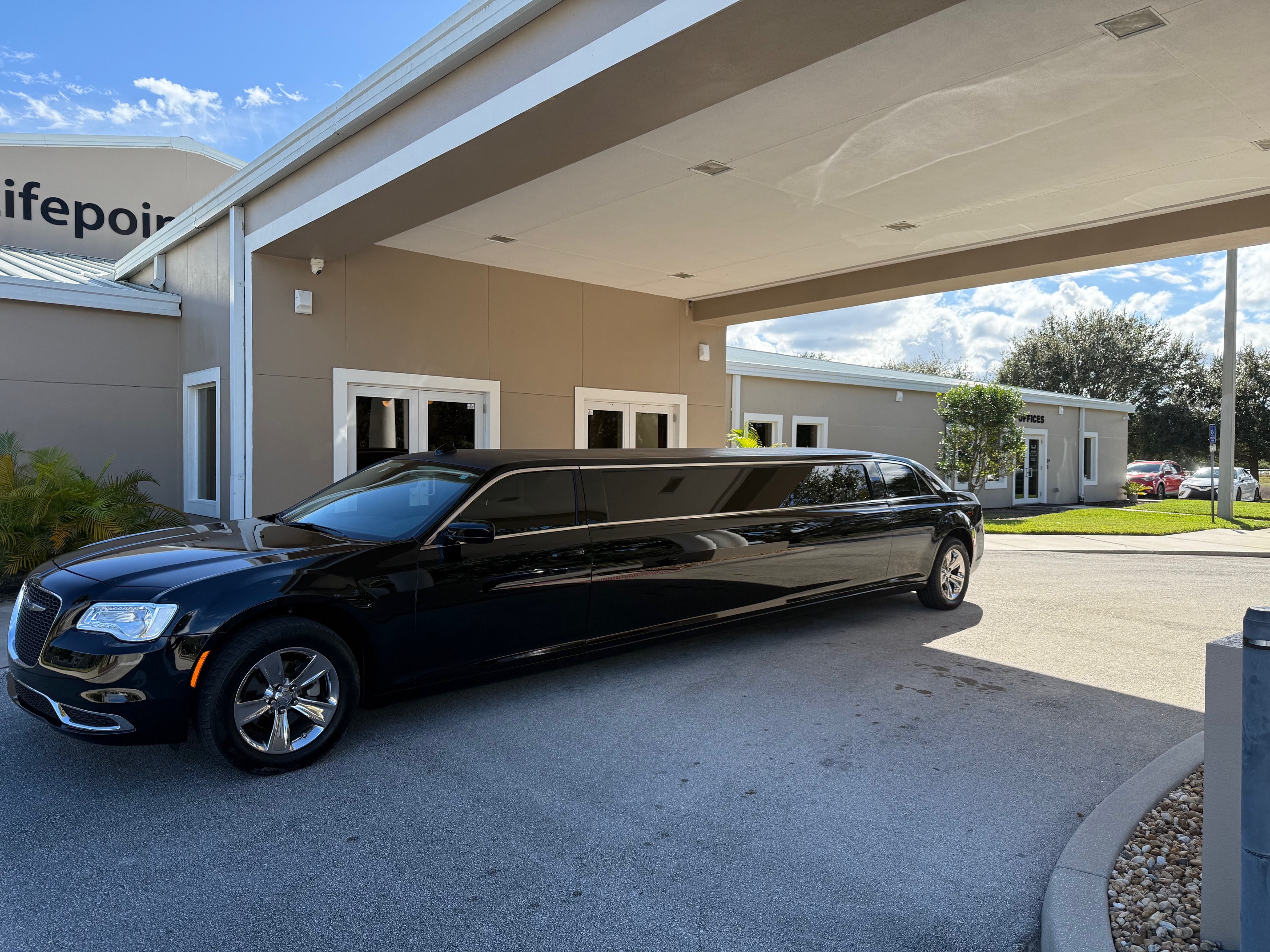 Luxury Limousines of Melbourne, FL