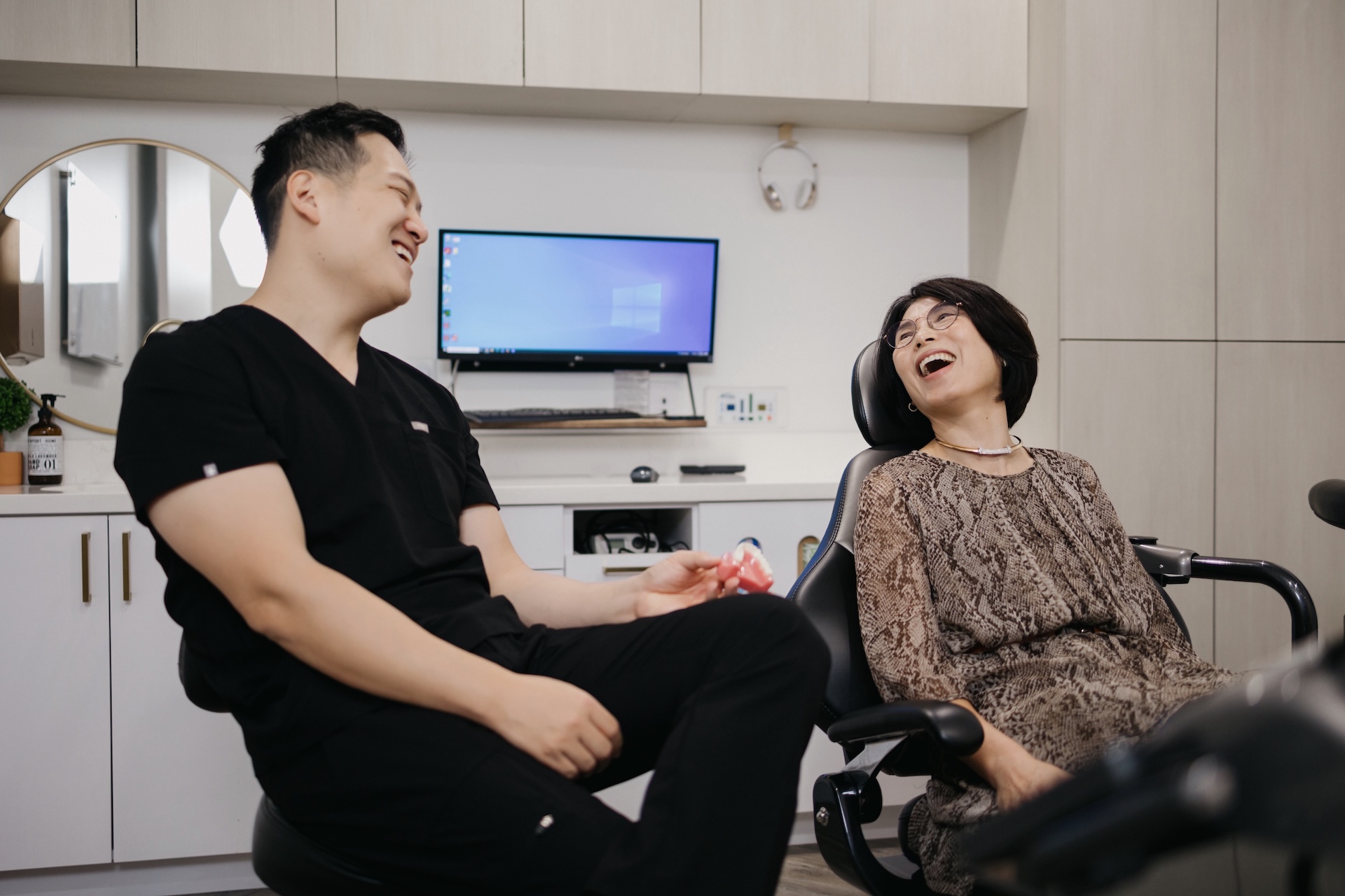Aesthetic Smiles Dentistry's Dental Chair