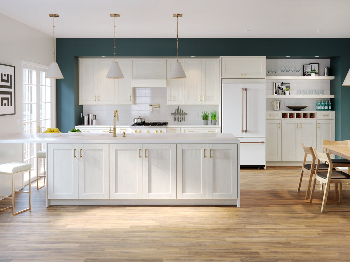 snow white shaker kitchen cabinets
